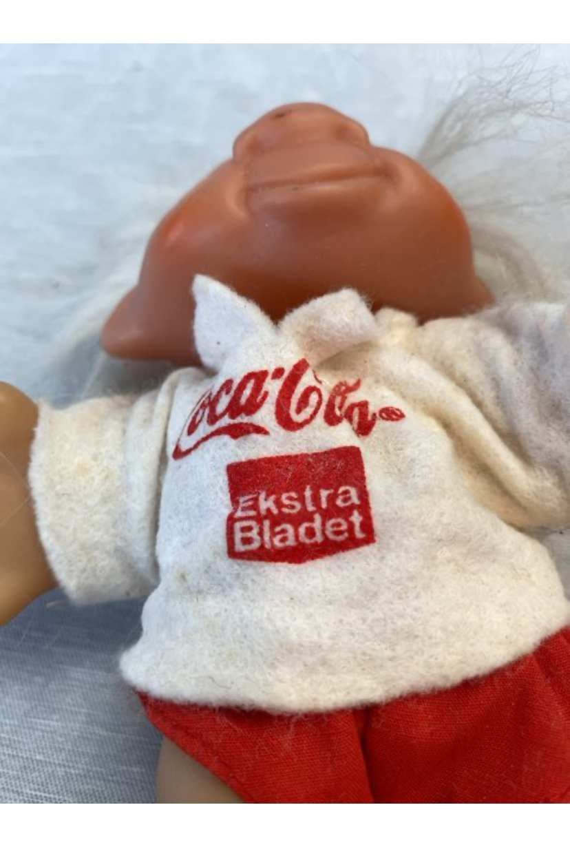 Dam trold Coca Cola