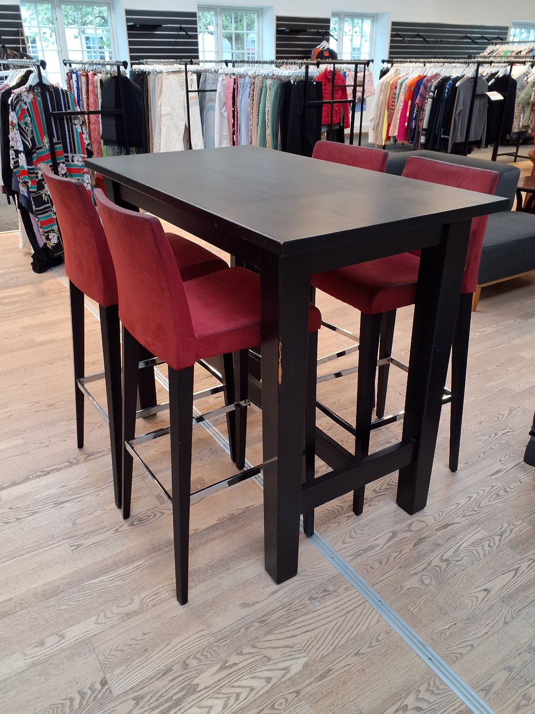 Højbord/ spisebord med 4 stole