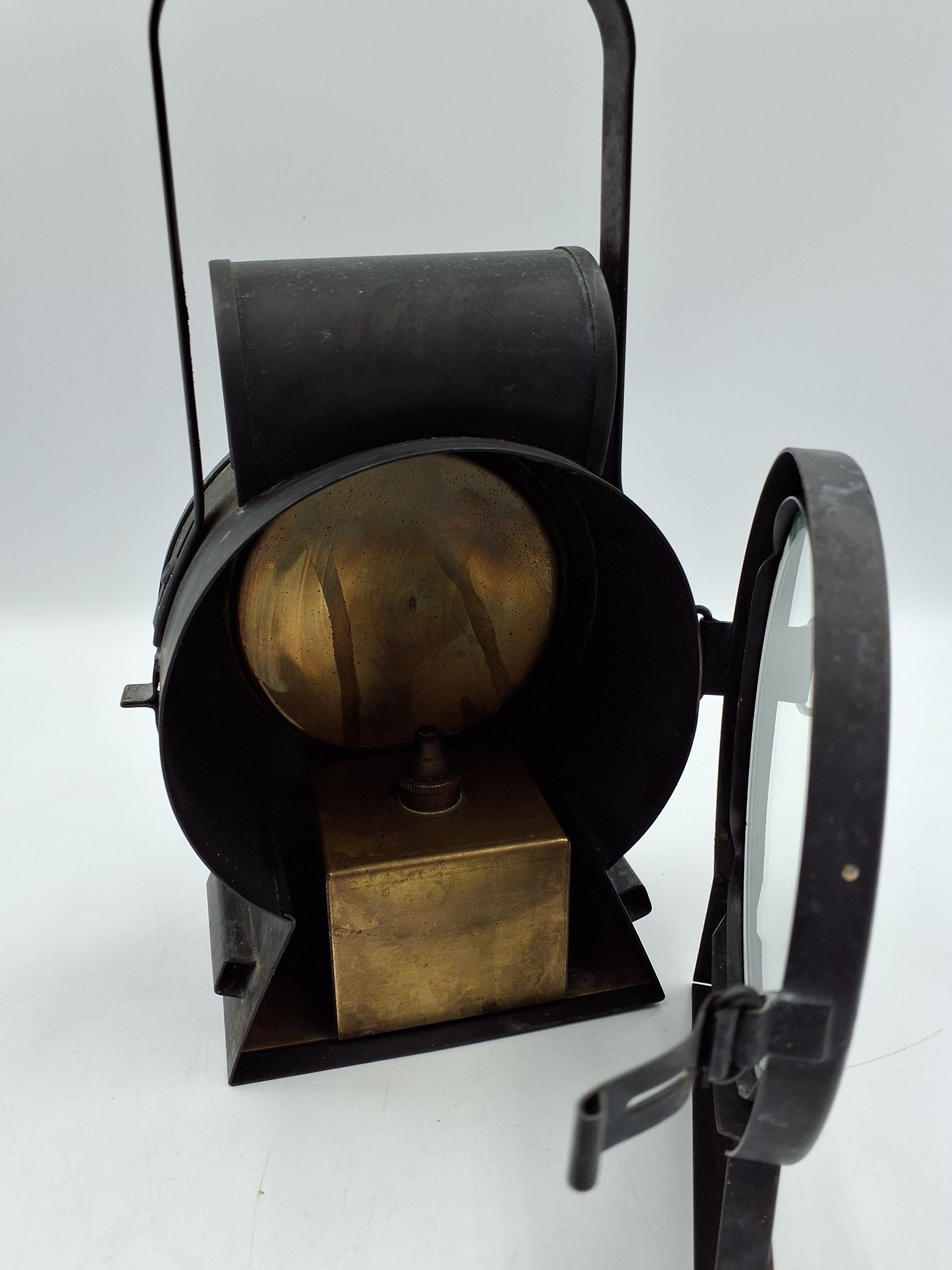 C.V. Harnisch Stations lampe