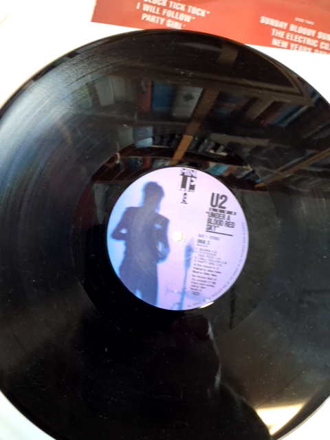 LP U2 Under a blood red sky