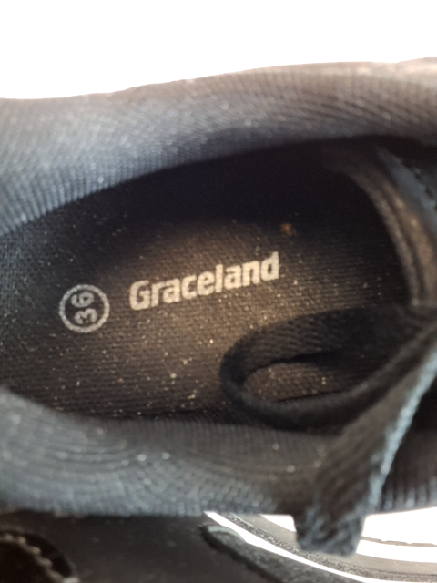 Graceland Sneakers (H764)