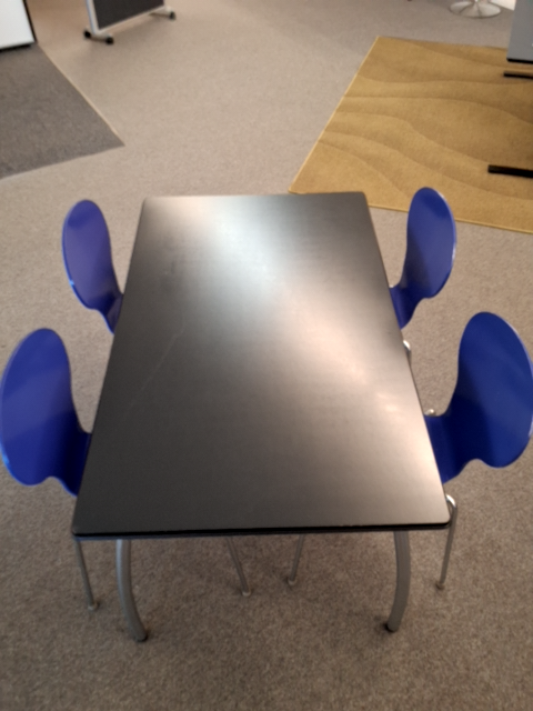 Kantinebord m 4 stole - 7016
