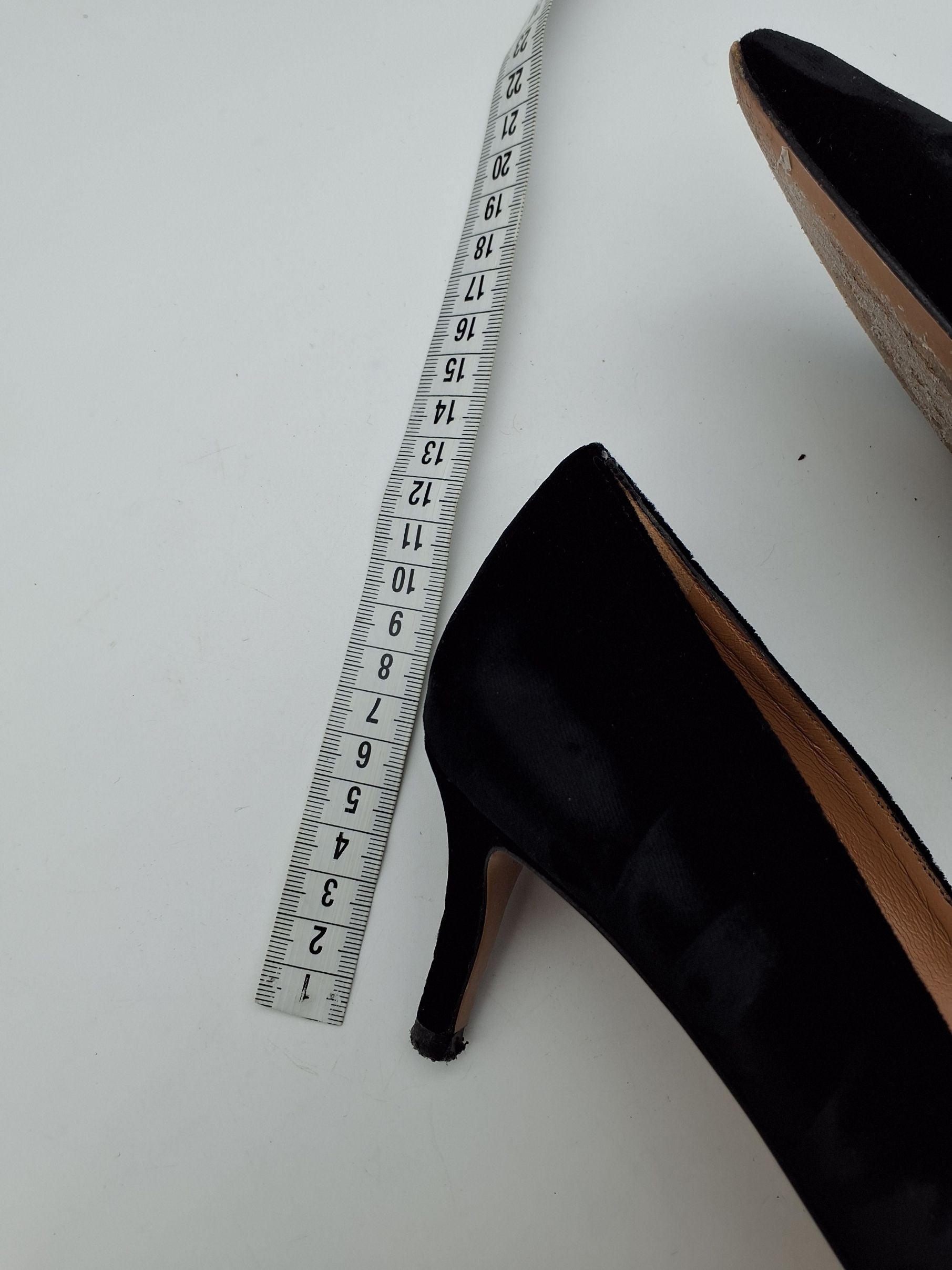 Pura López pumps