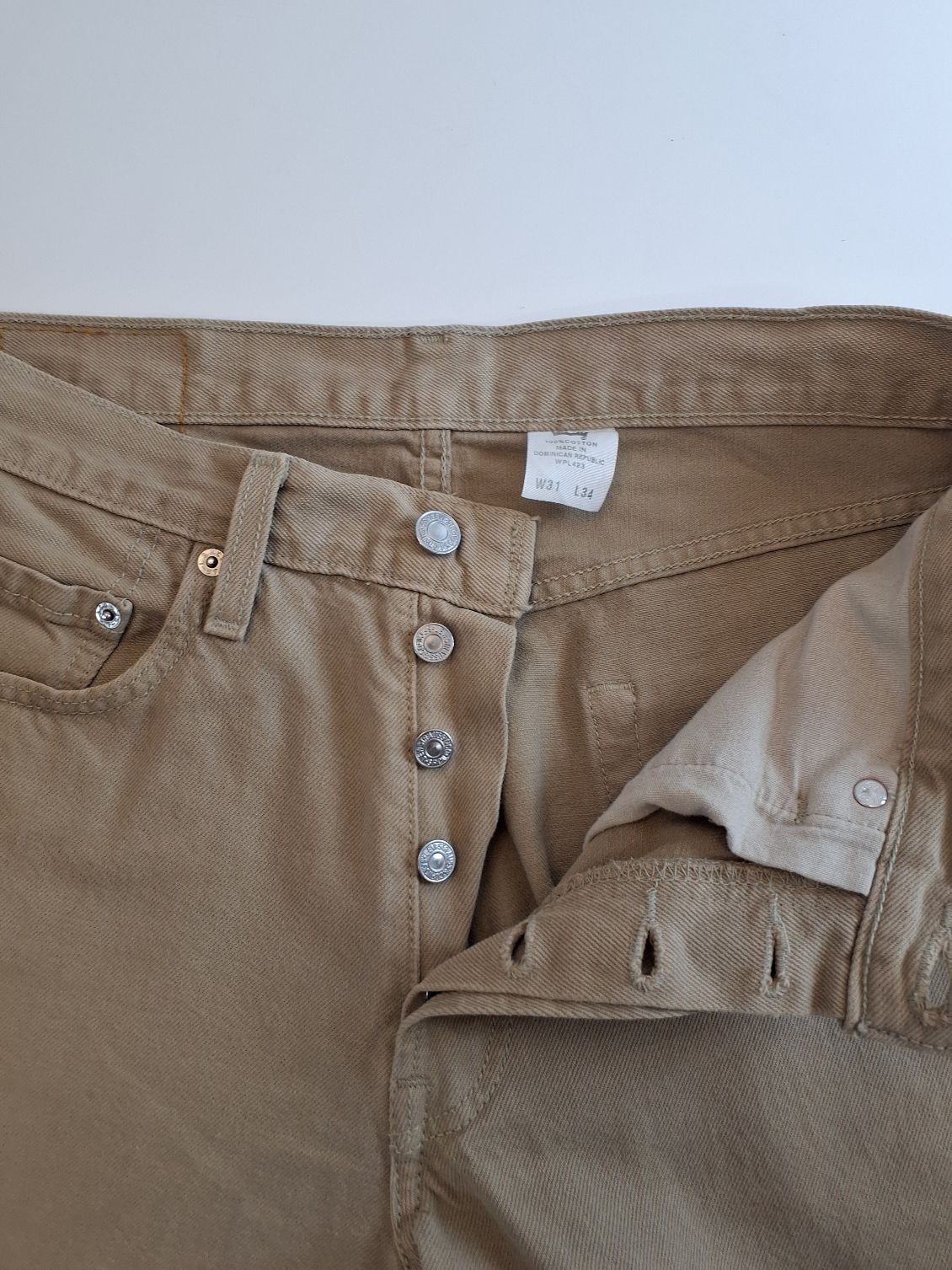 Levis Bukser