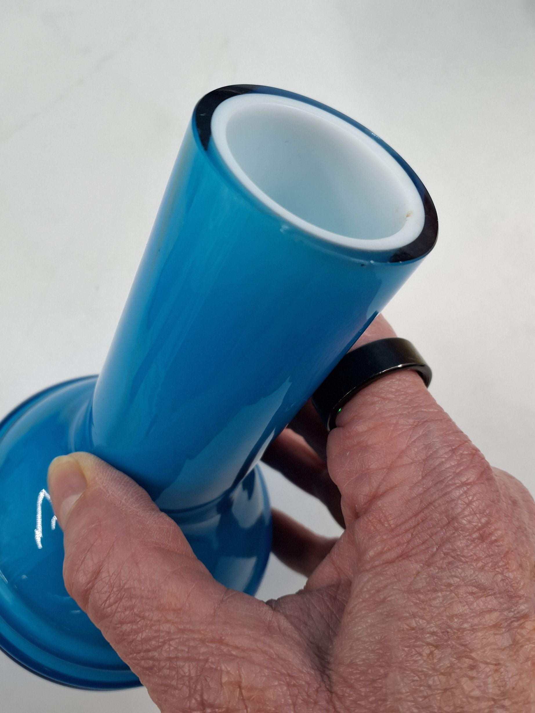 Blå opaline vase