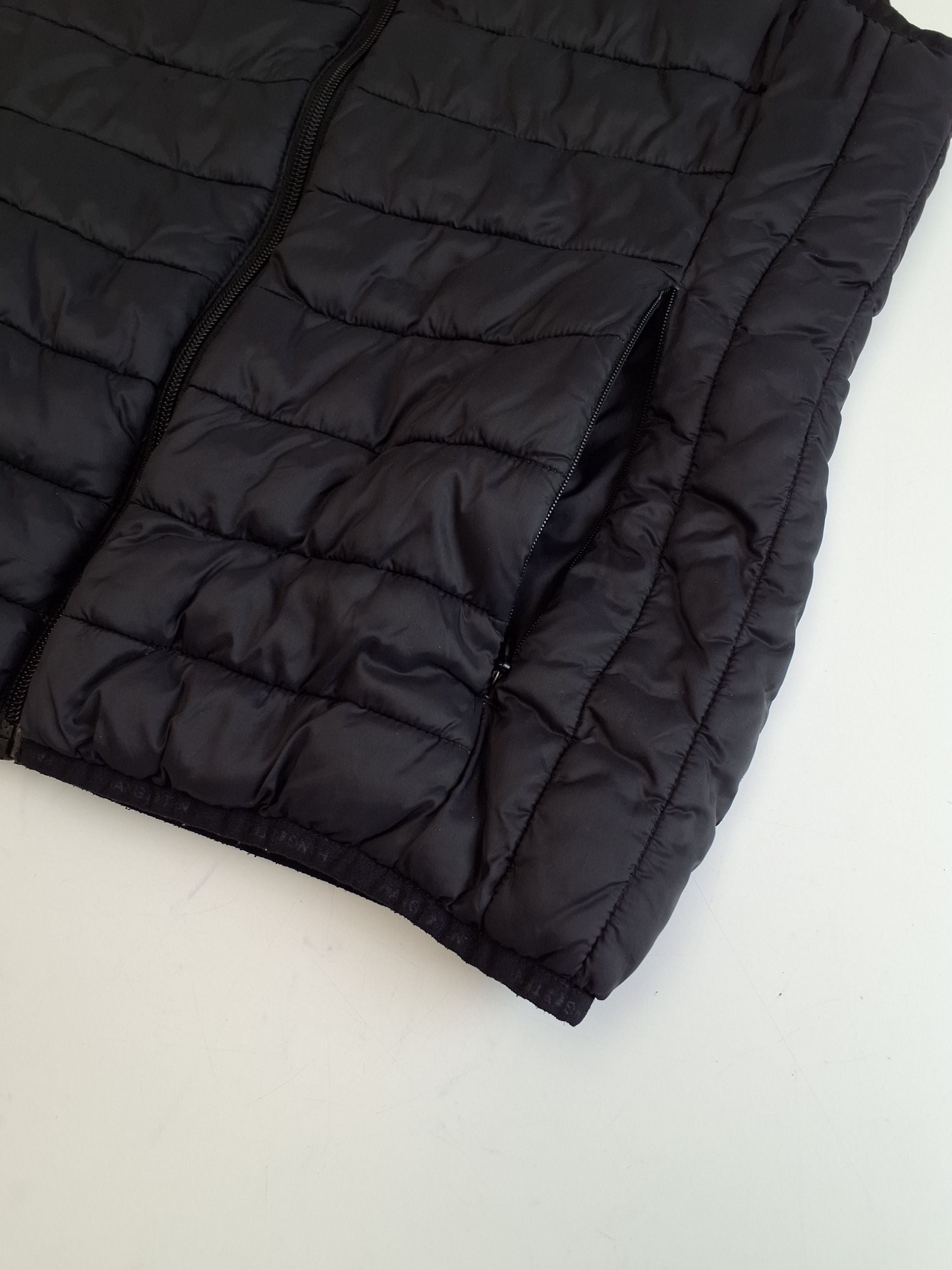 Hangten Vest