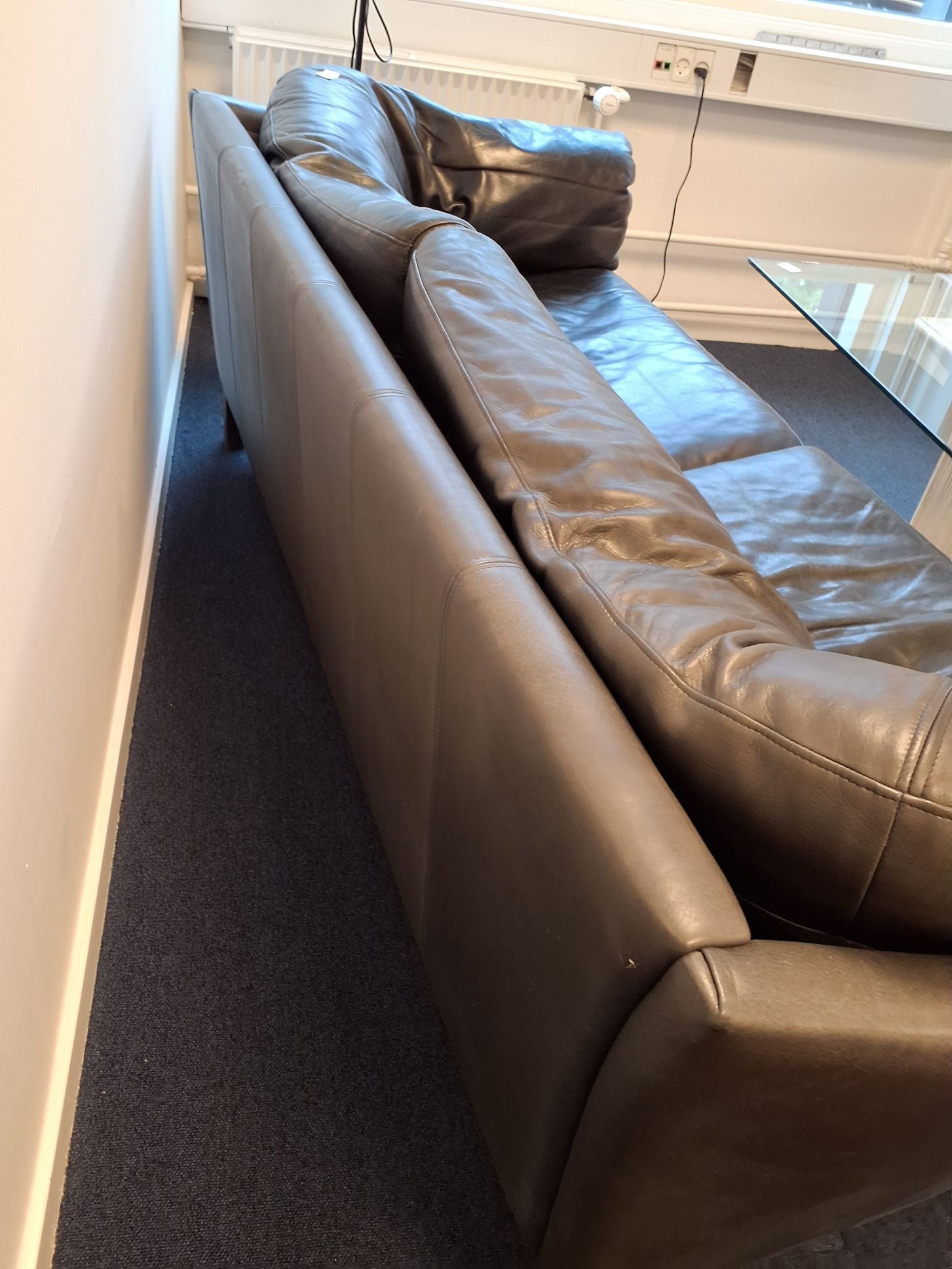 Sort lædersofa