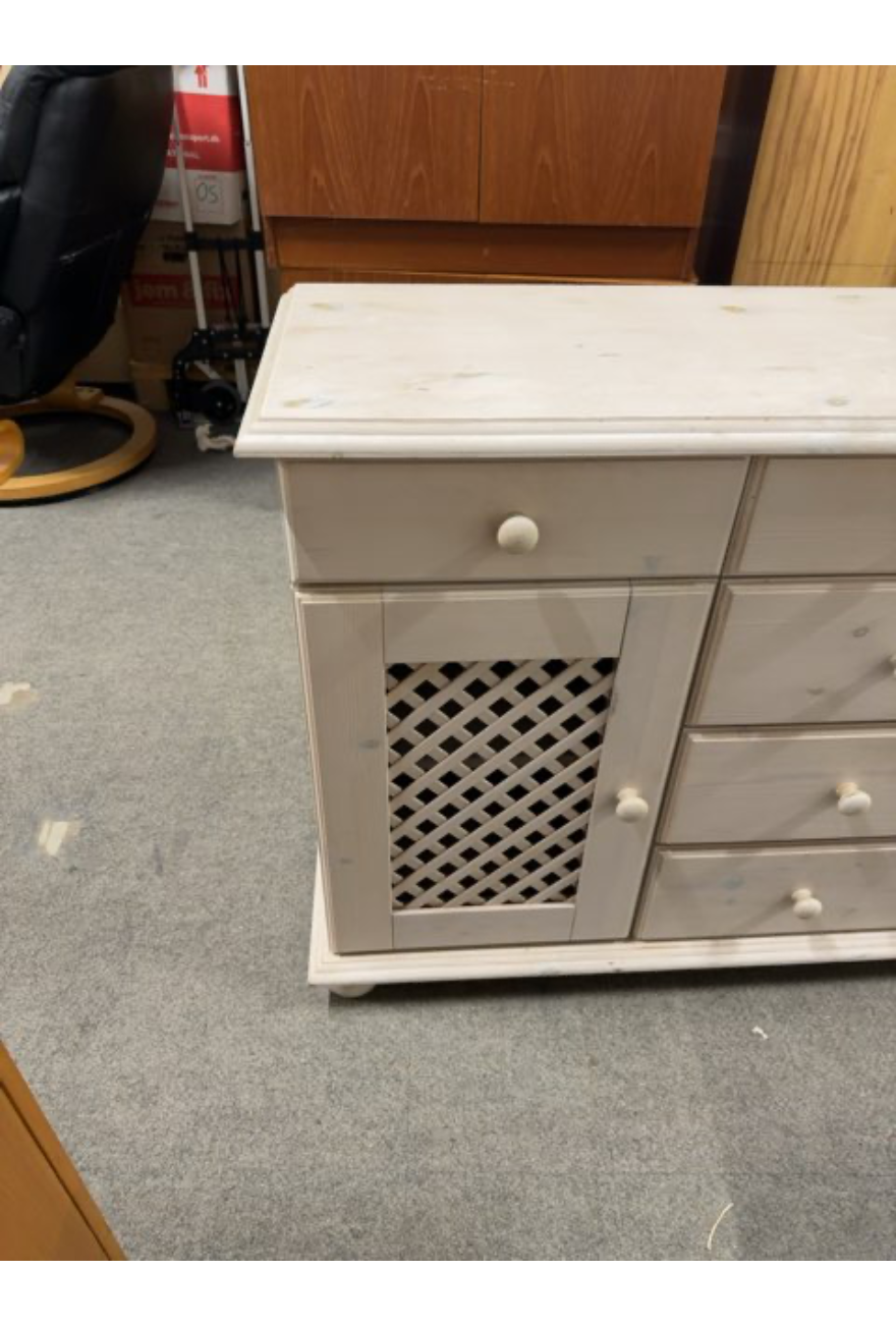 Kommode med detaljer