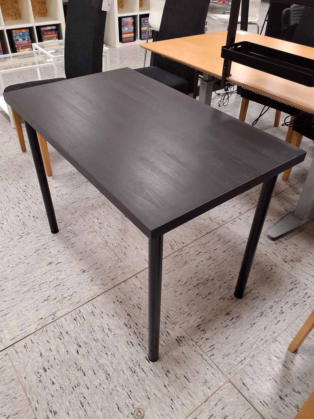 Sort IKEA skrivebord