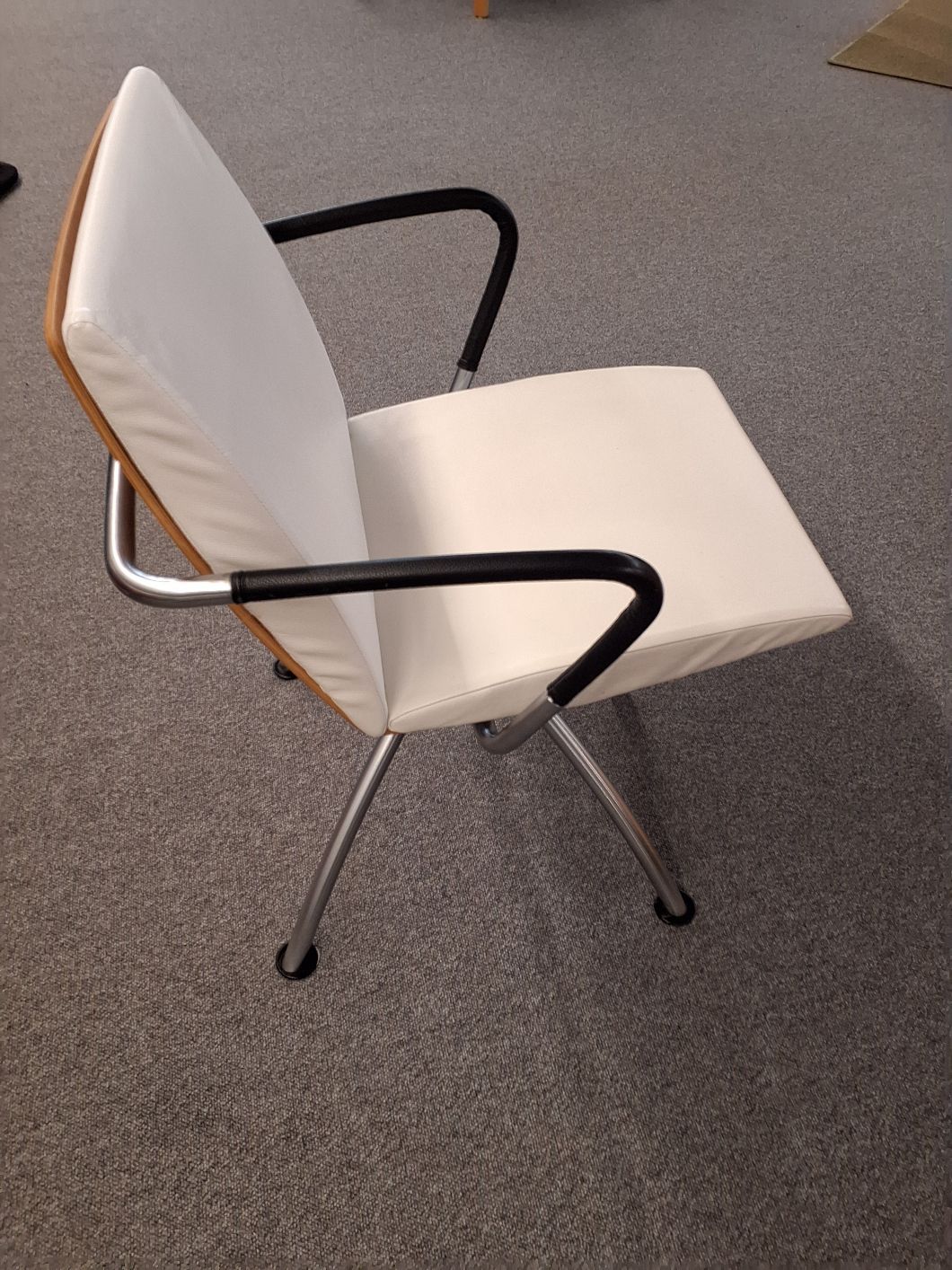 Lounge stol Charles Eames - 6517
