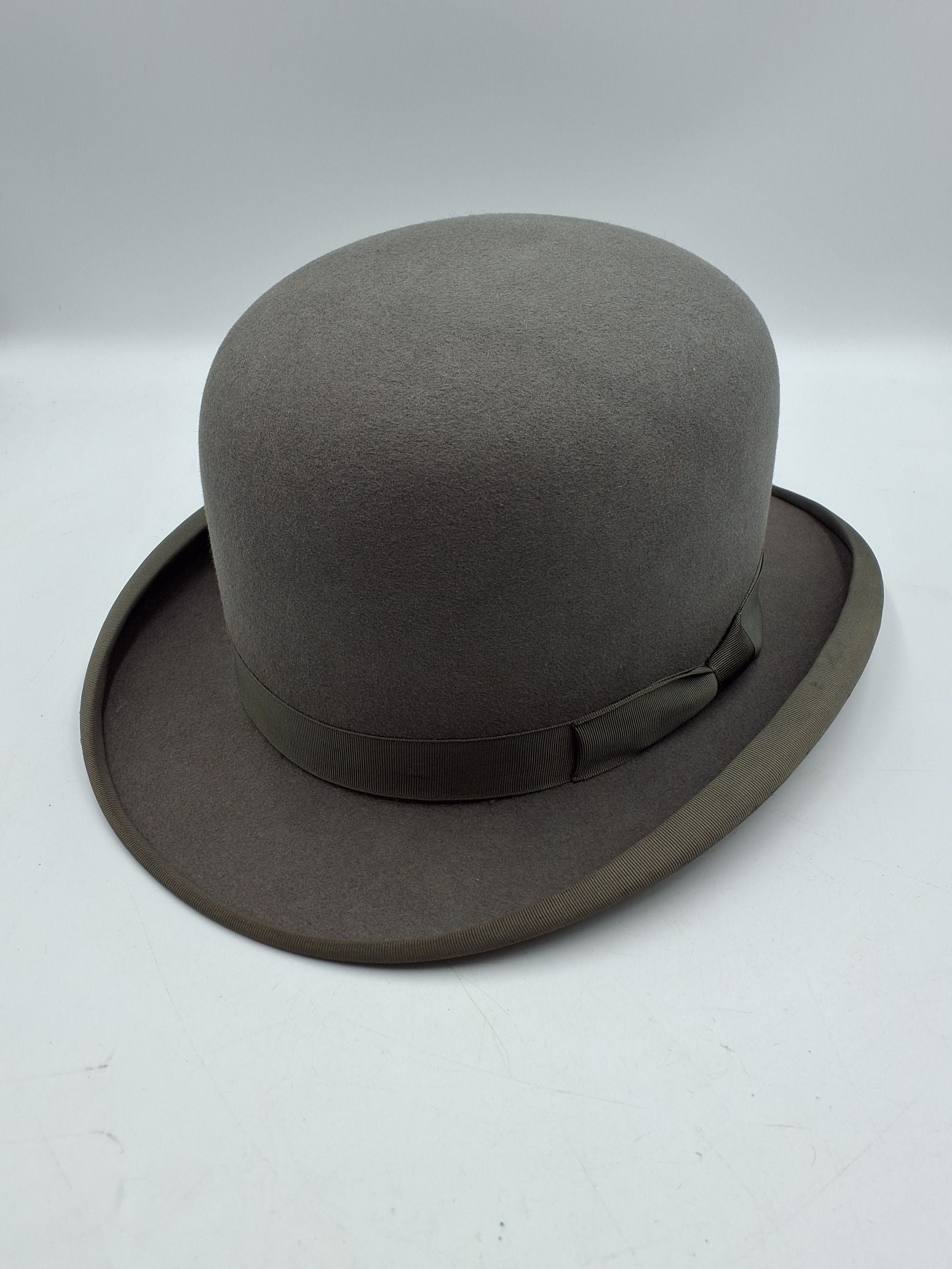 Grå Bowlerhat