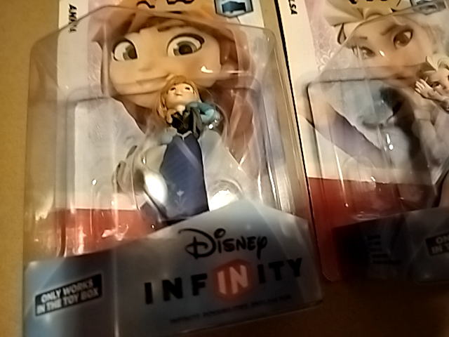 Lille lot: 2 Disney Infinity-figurer. Frost. BNIB