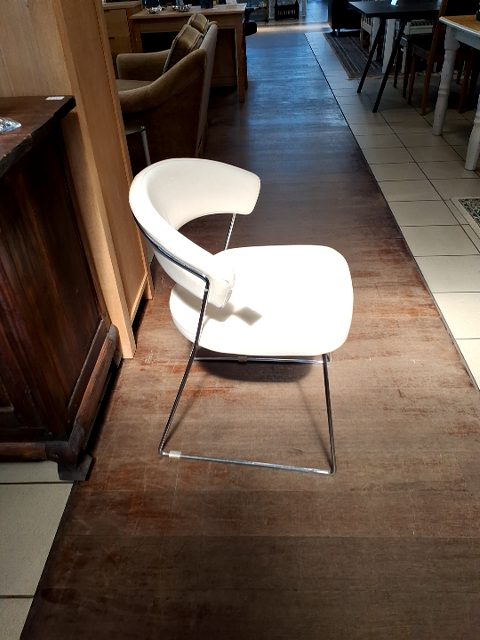Design stol pt. 3 stk af 275 kr