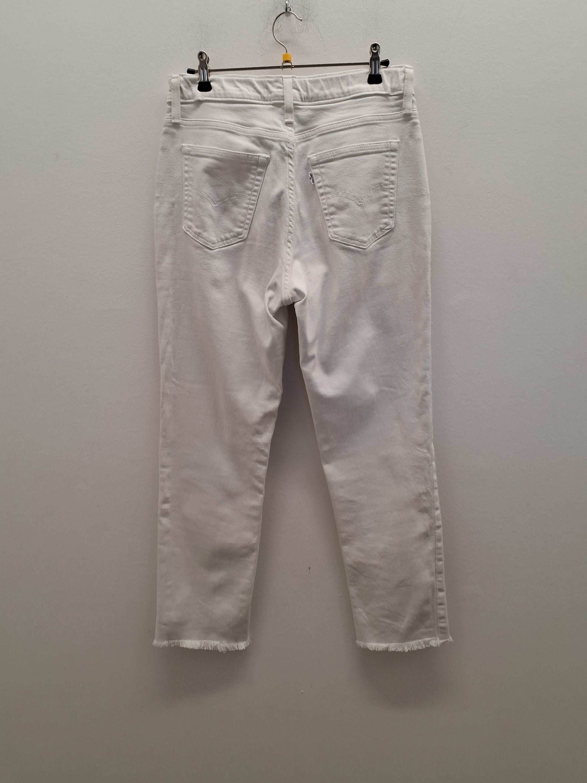 Levis Bukser