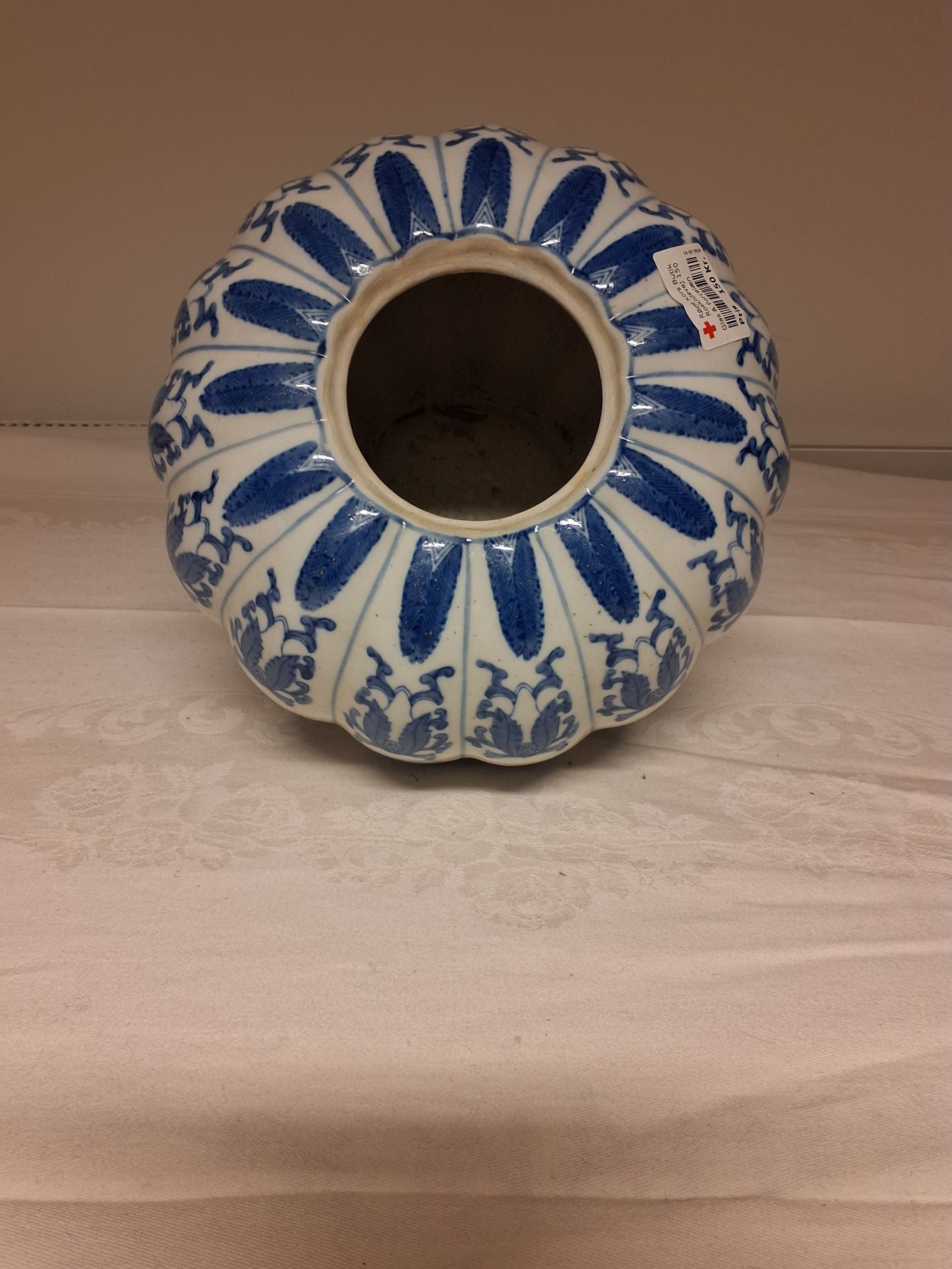 Vase med blåt mønster