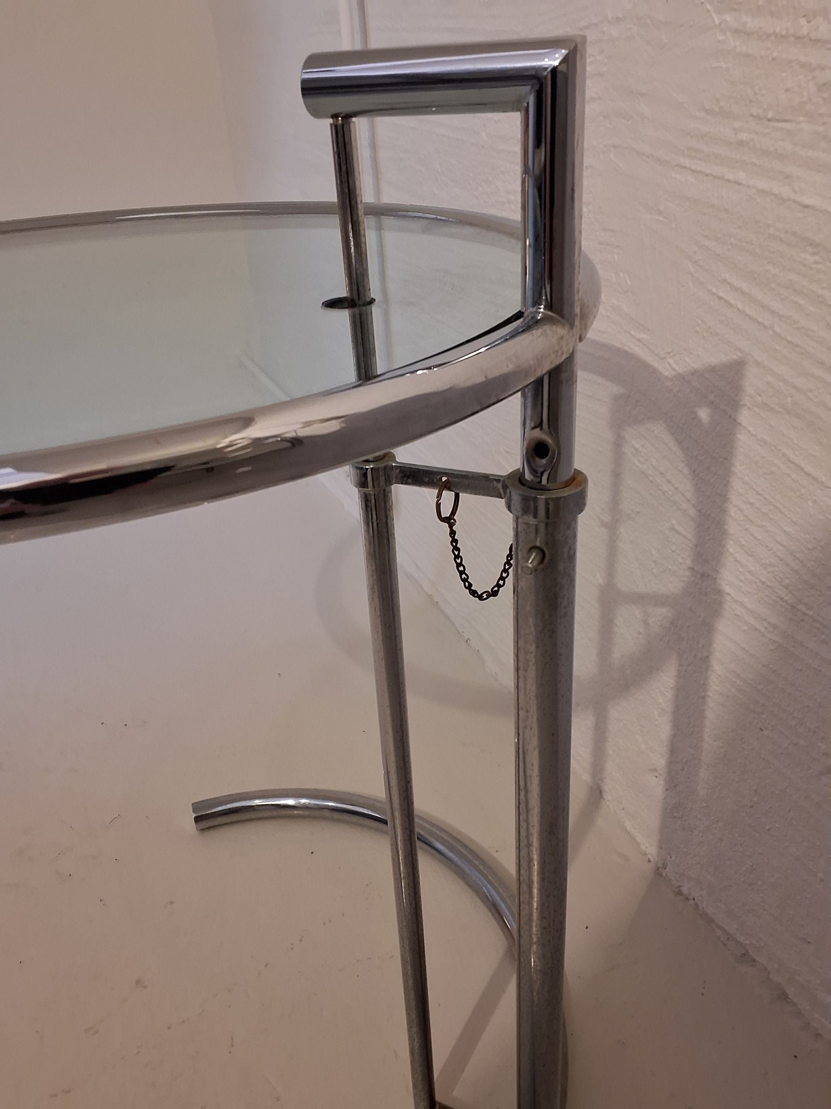 Eileen Gray sidebord