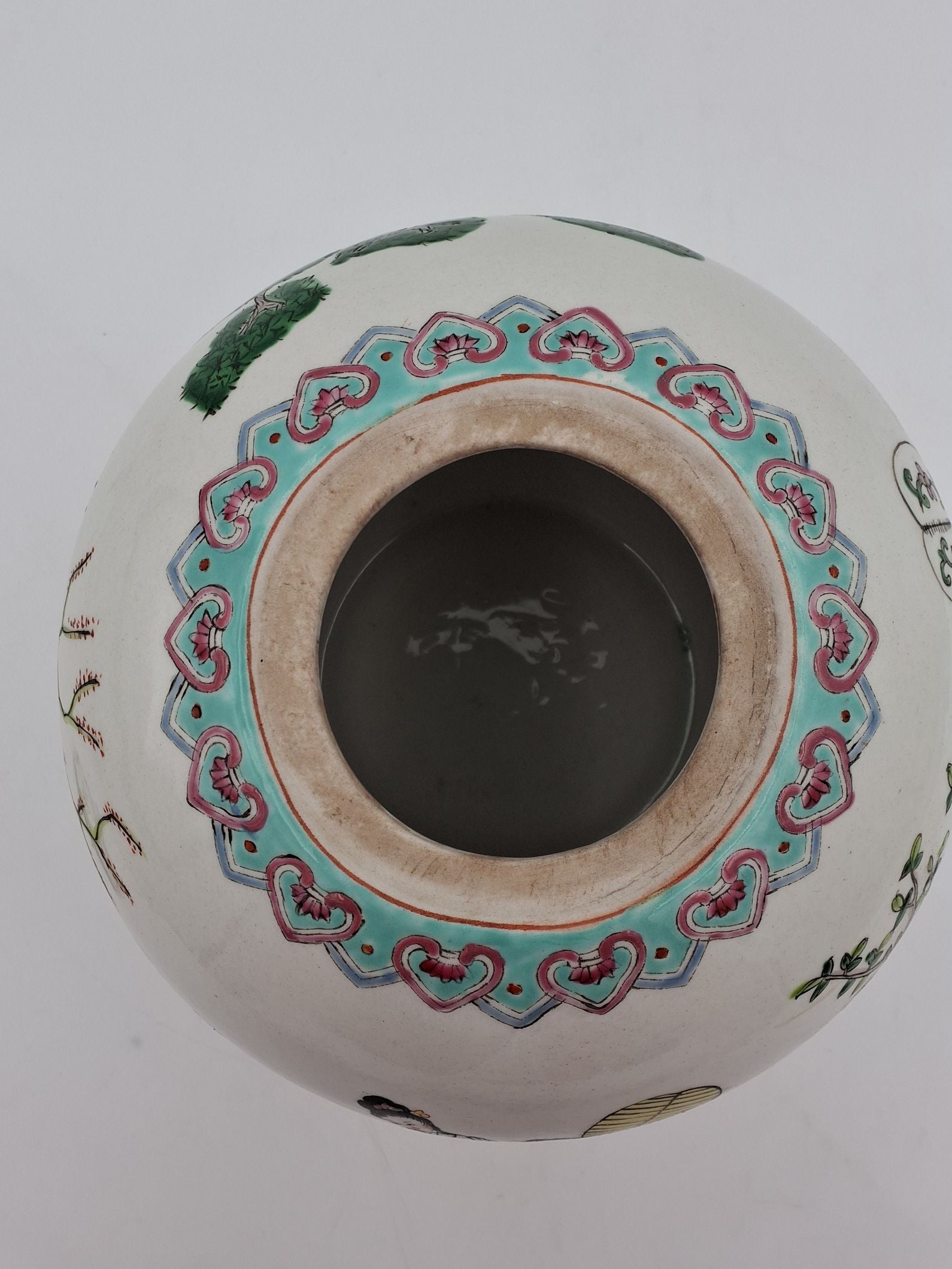 1. Famille Rose krukke i porcelæn