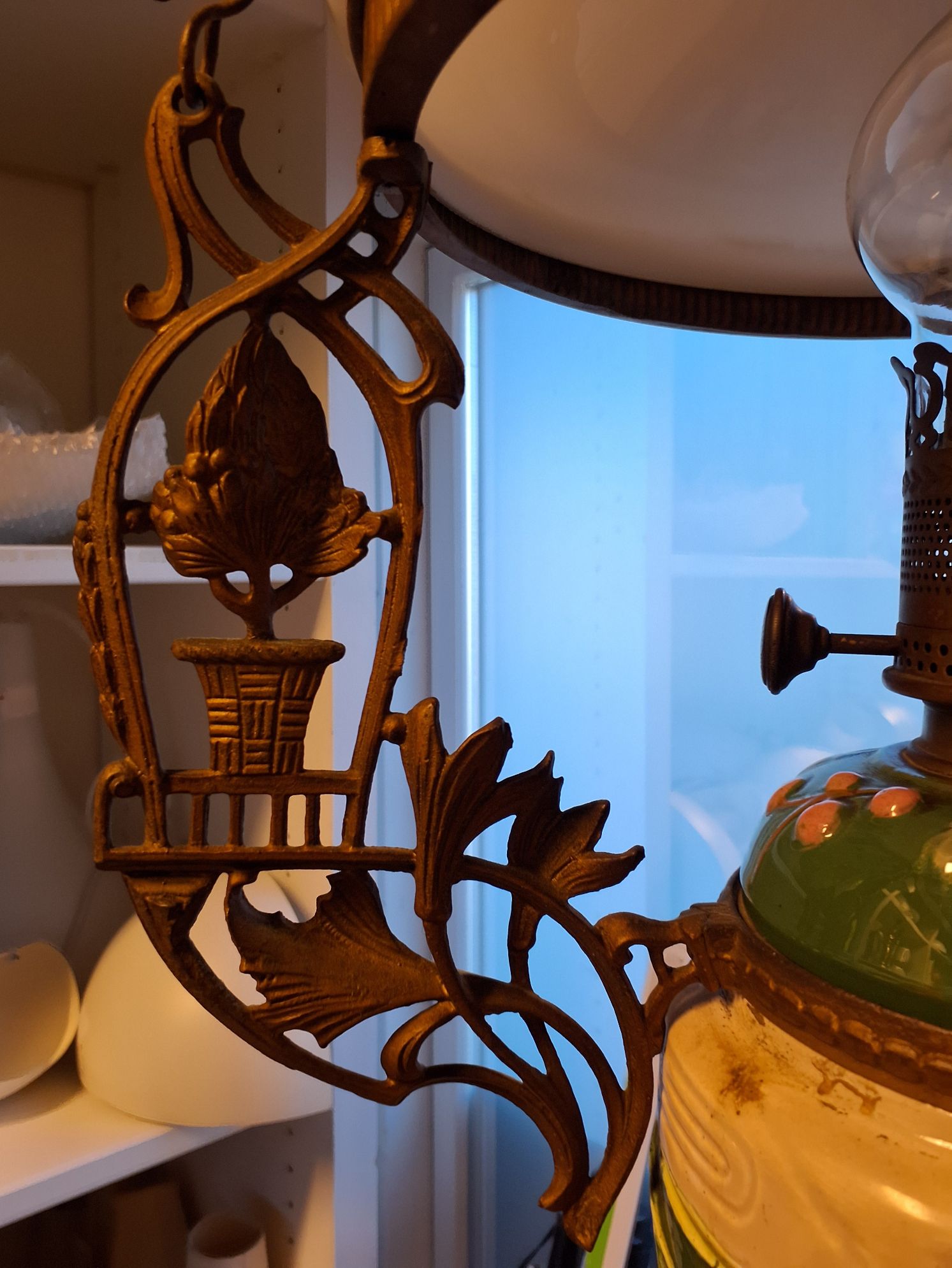 Loft-petroleumslampe i jugendstil