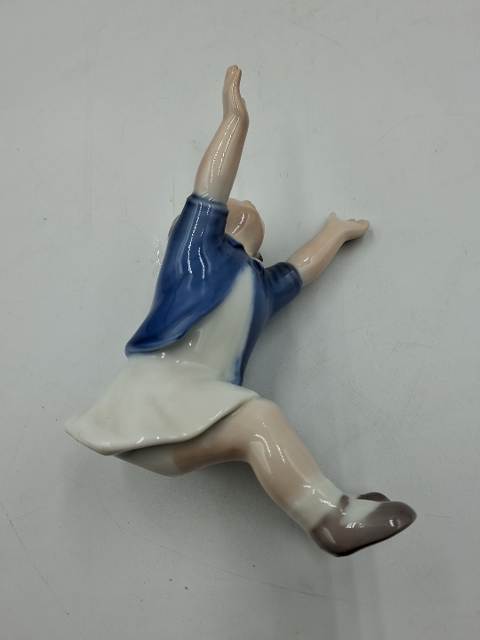 B & G Figur  Pige op til mor