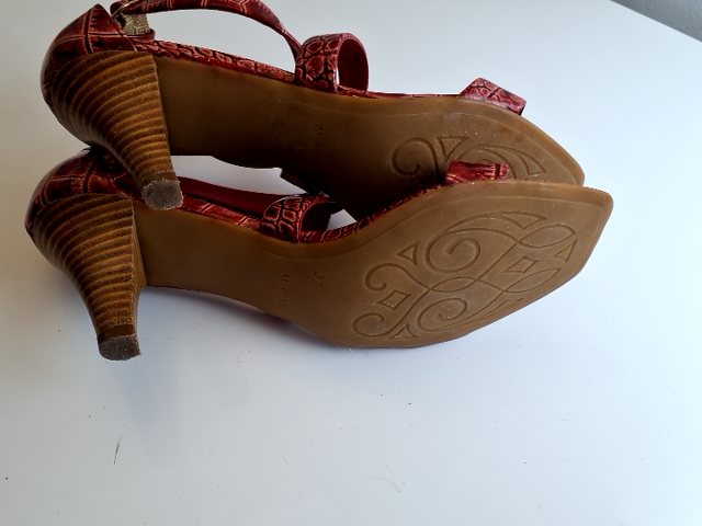 Cody Sandal