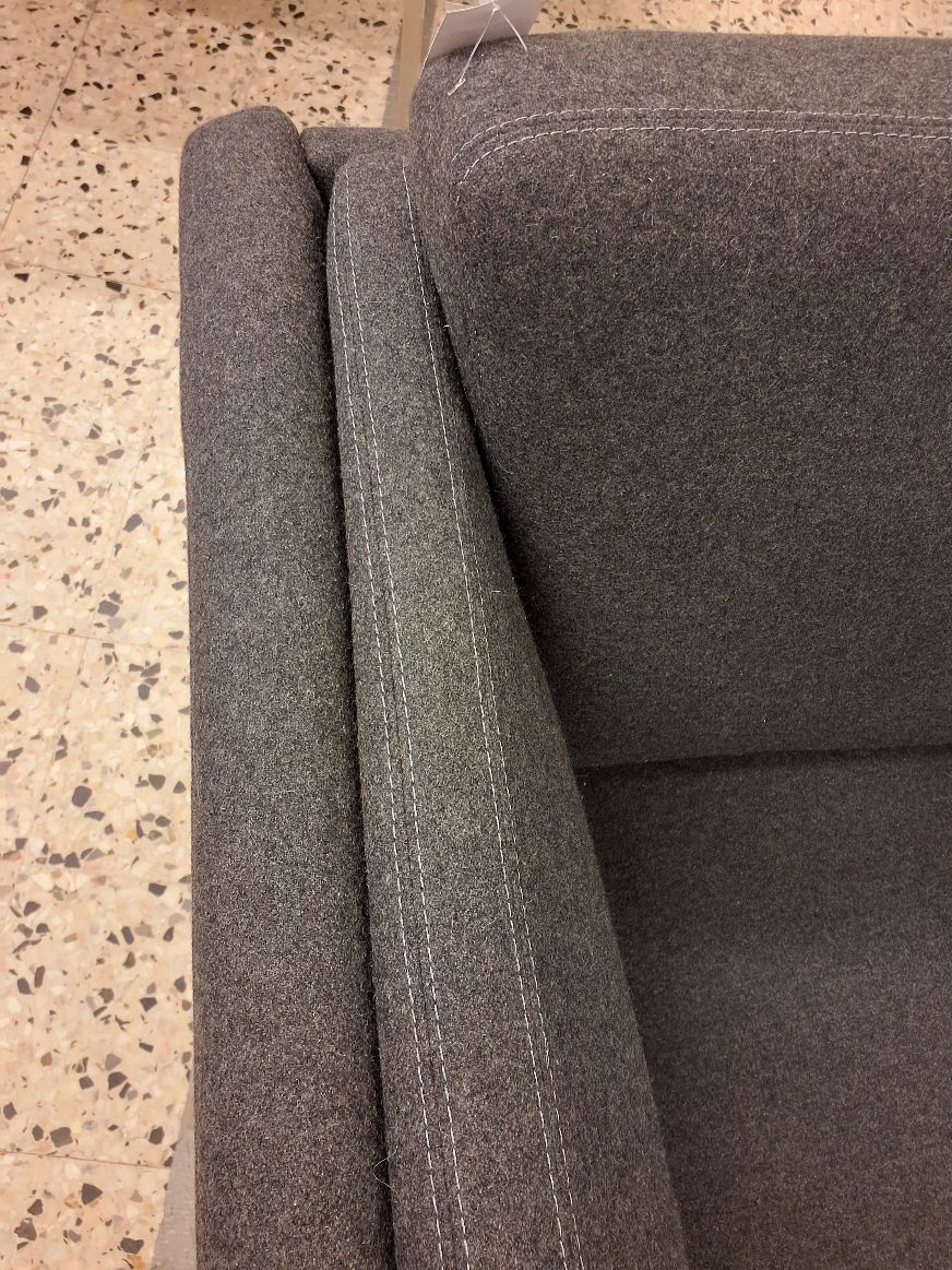 2 personers sofa. Grå