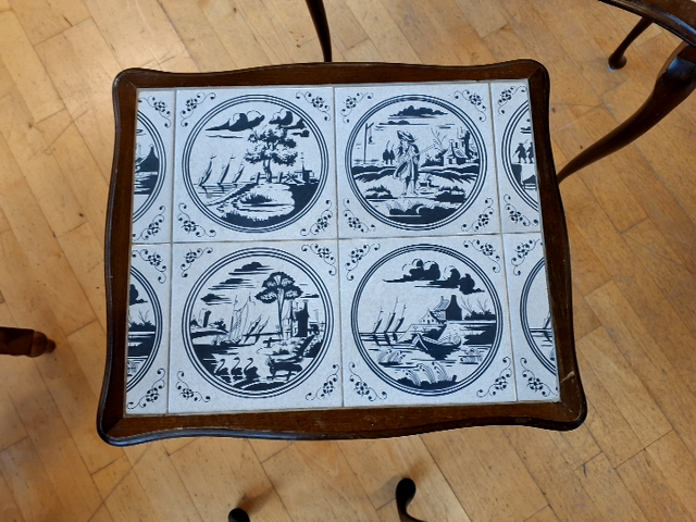 " Nestings tablet " Indskudsbord med kakler
