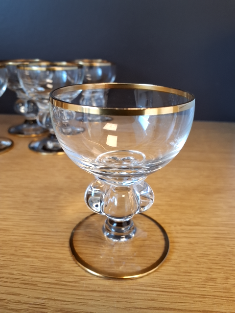 Likørglas med guldkant Gisselfeld