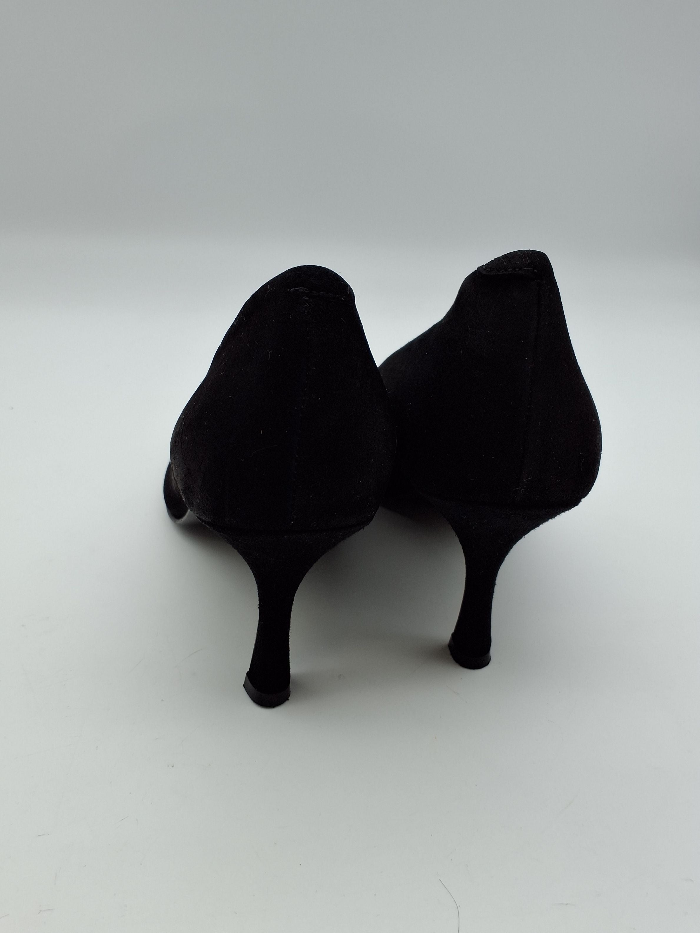 A pair Pumps