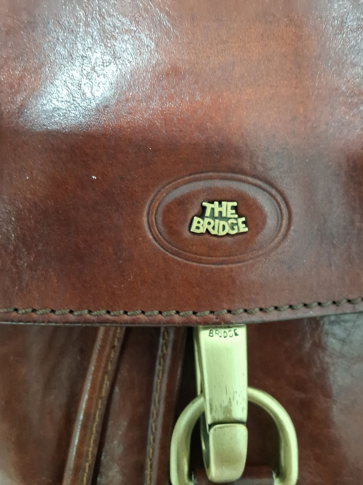 Rygtaske i læder - The Bridge