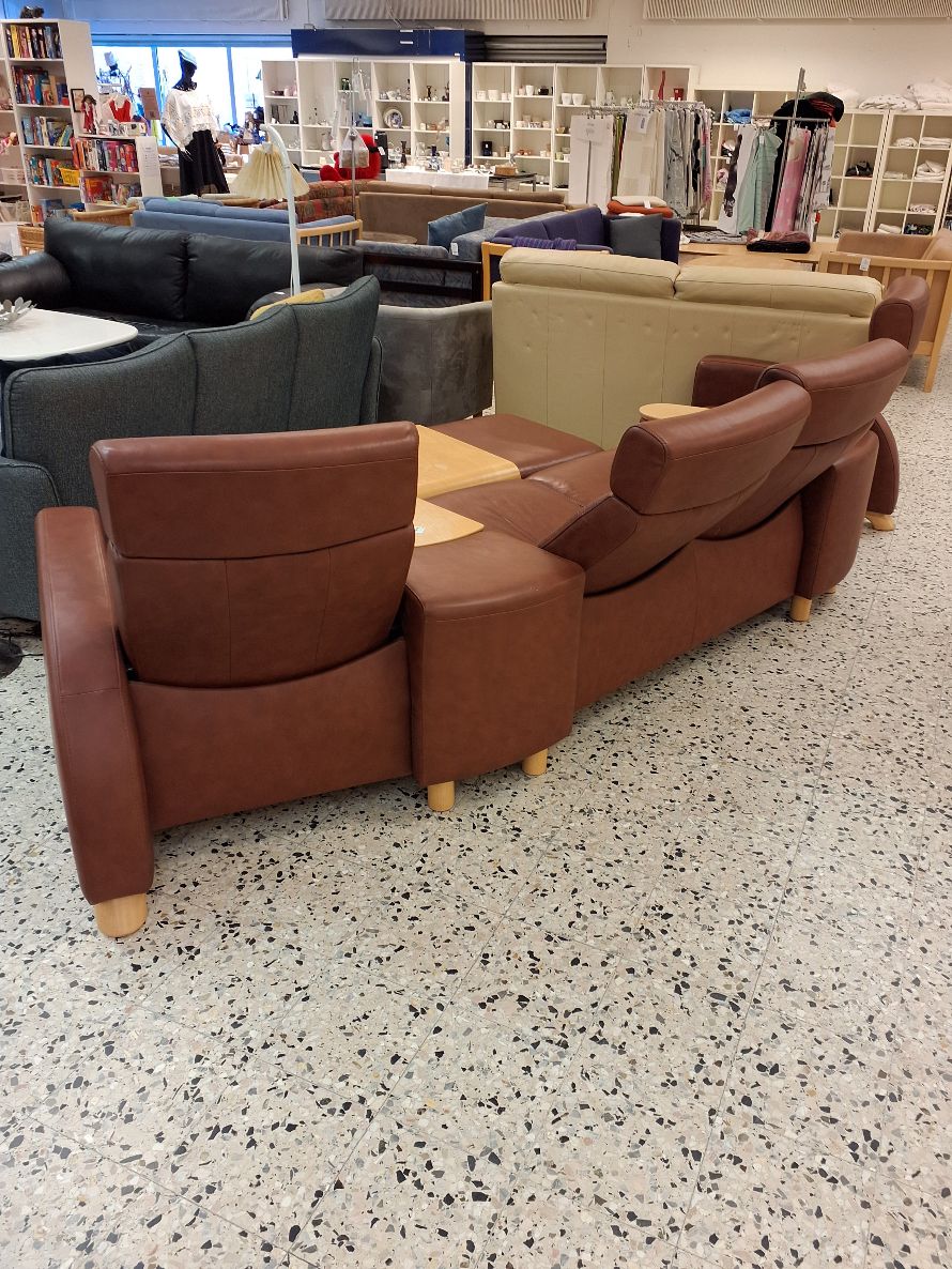 4 personer sofa incl skammel/bord