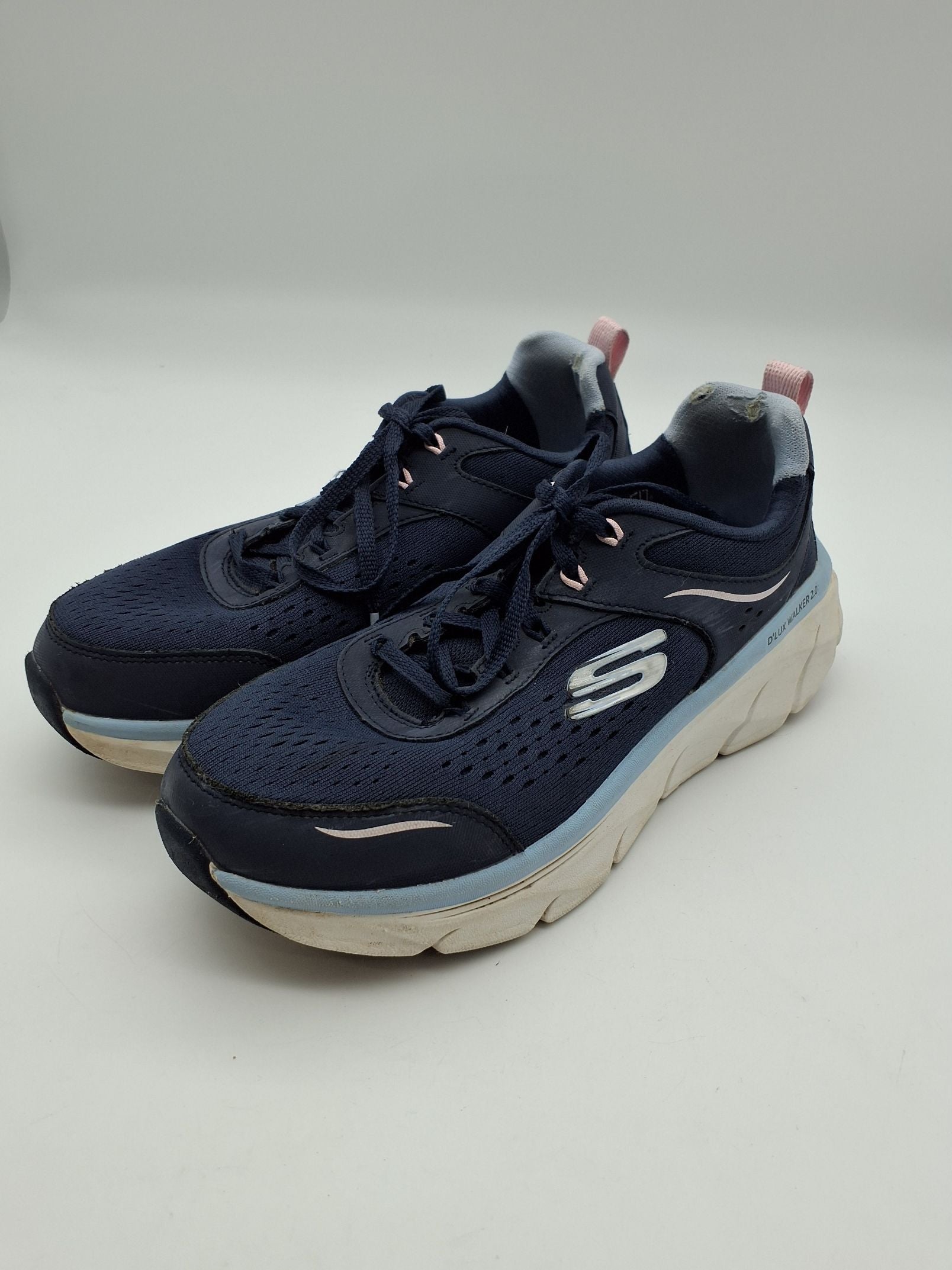 Skechers D'Lux Walker 2.0