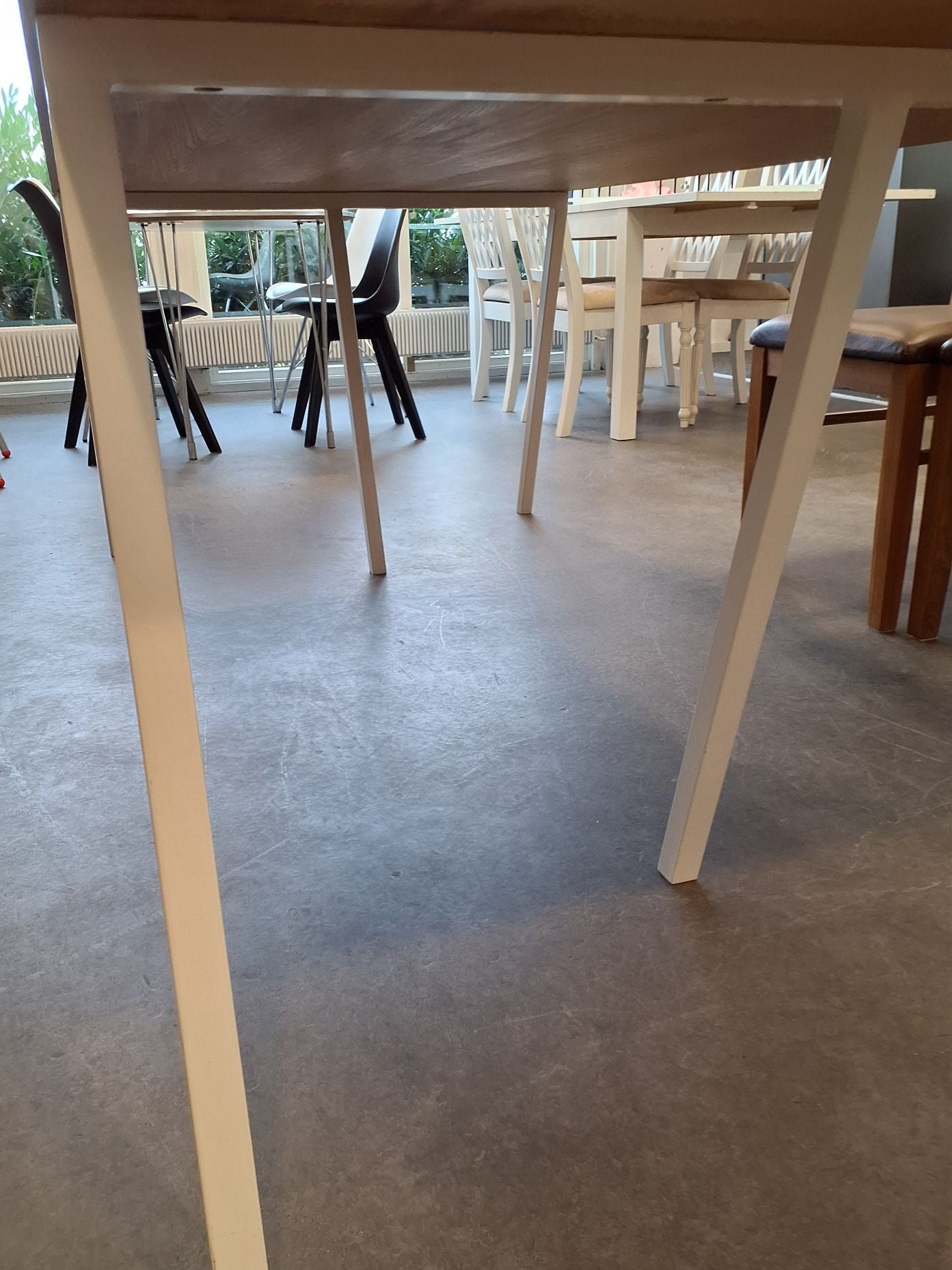 Stort spise   / arbejdsbord i fyr finer