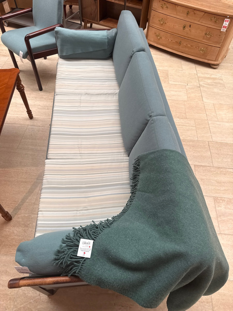 Sovesofa i lyseblå