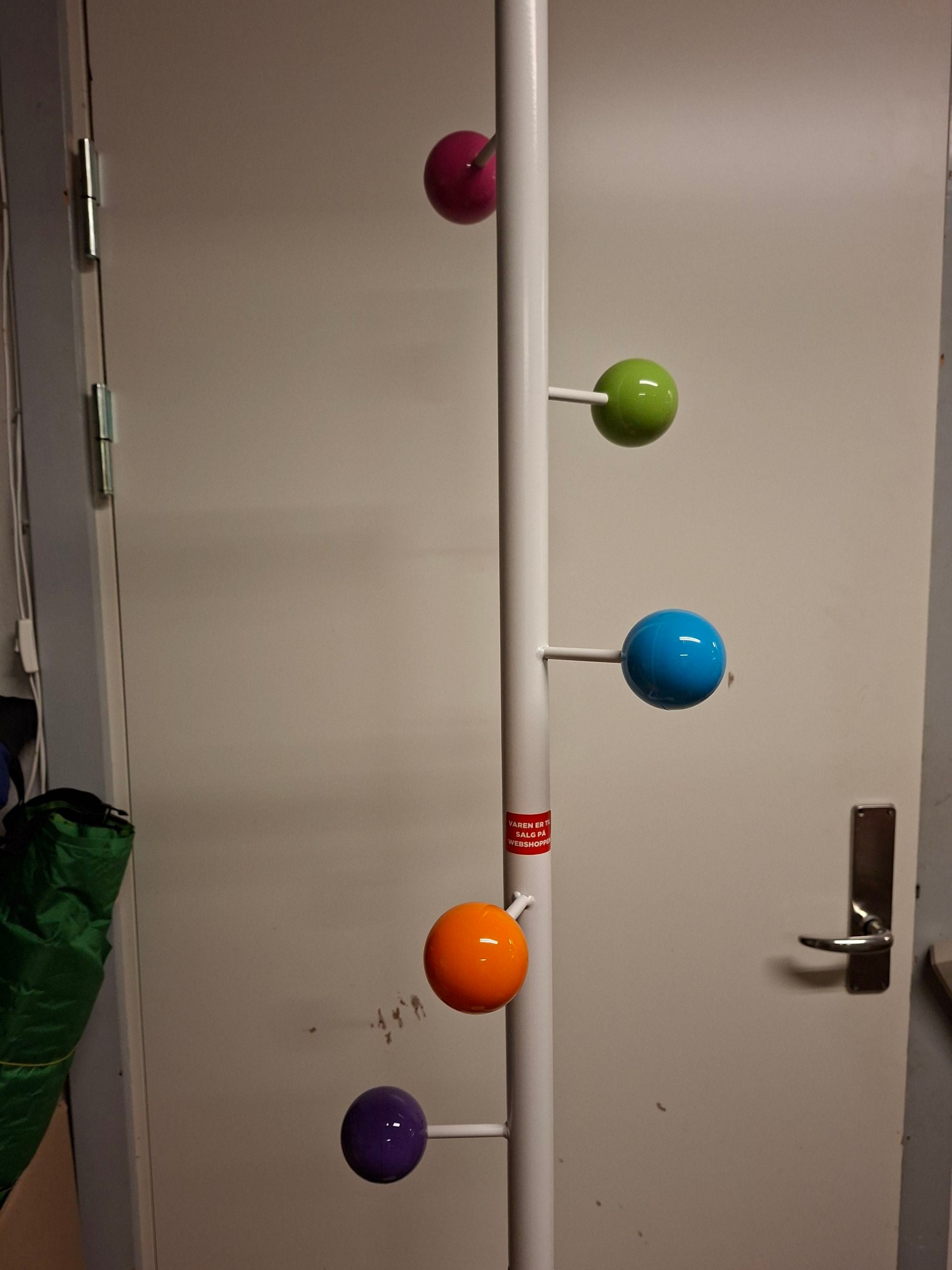 Stumtjener med kulørte knopper
