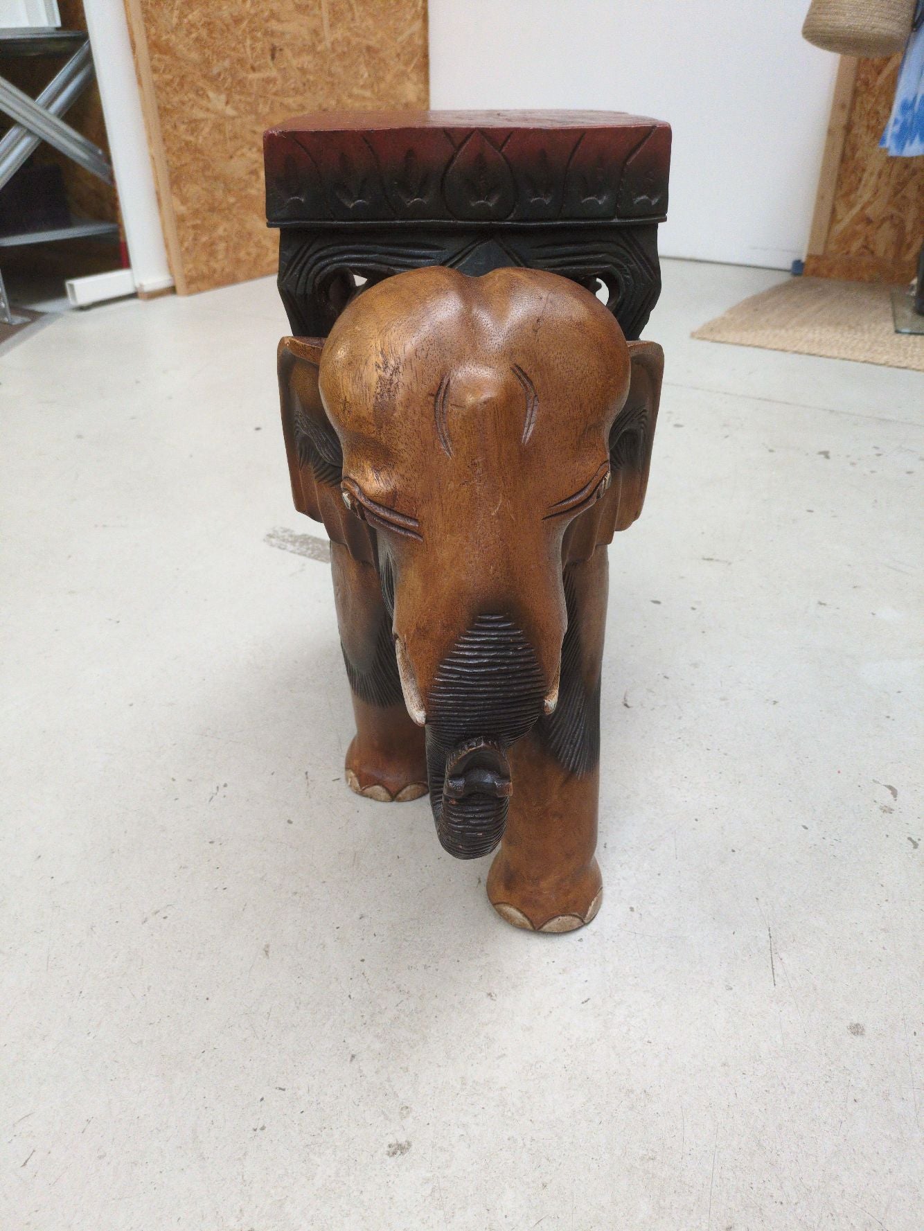 Elefant i træ m bemaling