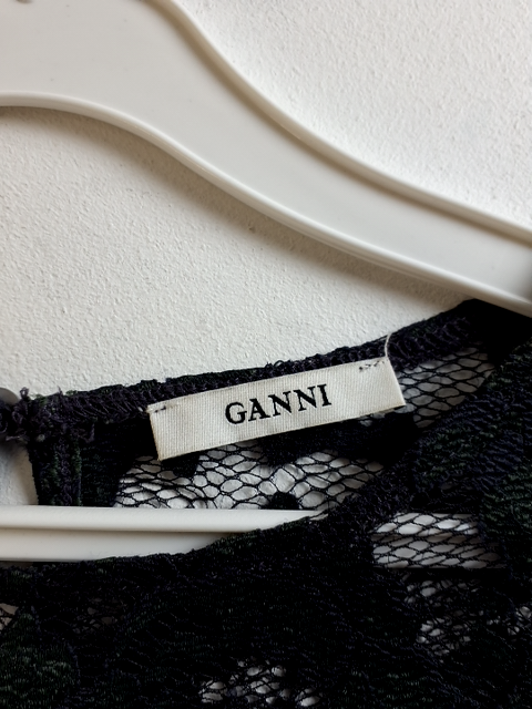 Ganni blondebluse