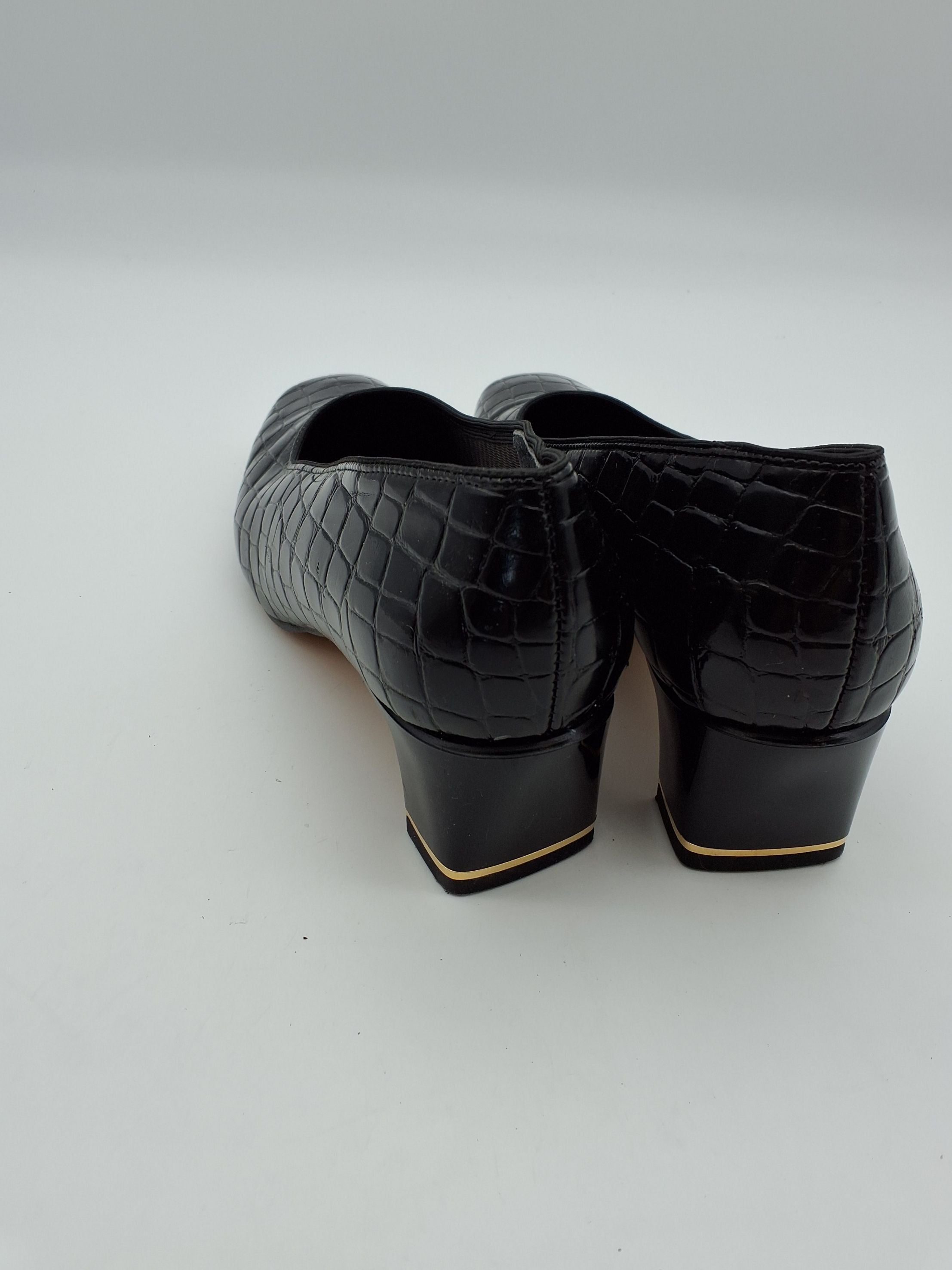 Ara Pumps