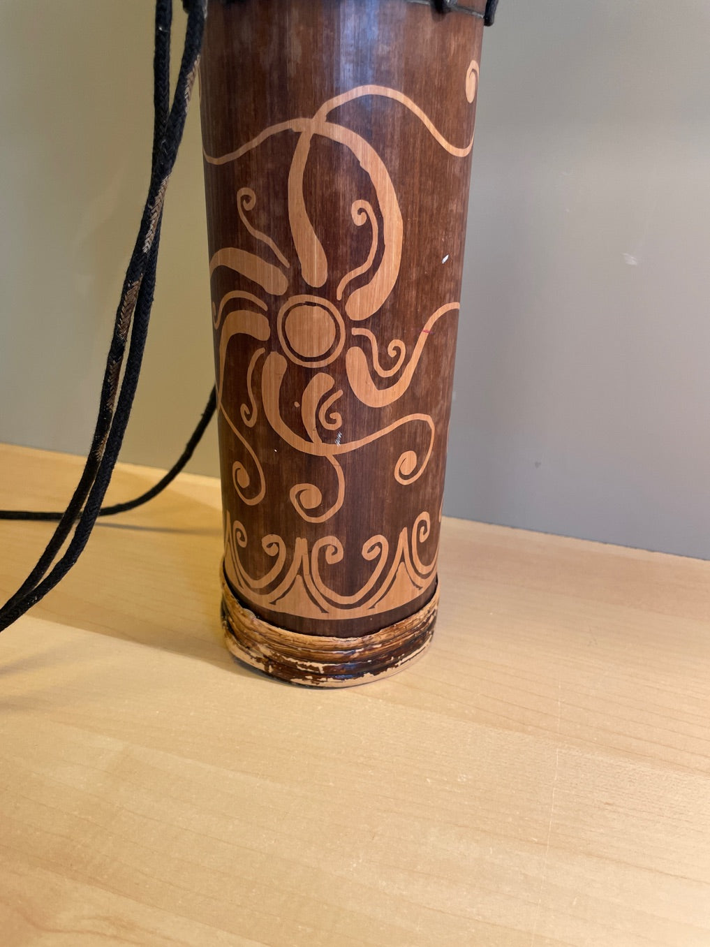 Afrikansk Djembe bambustromme
