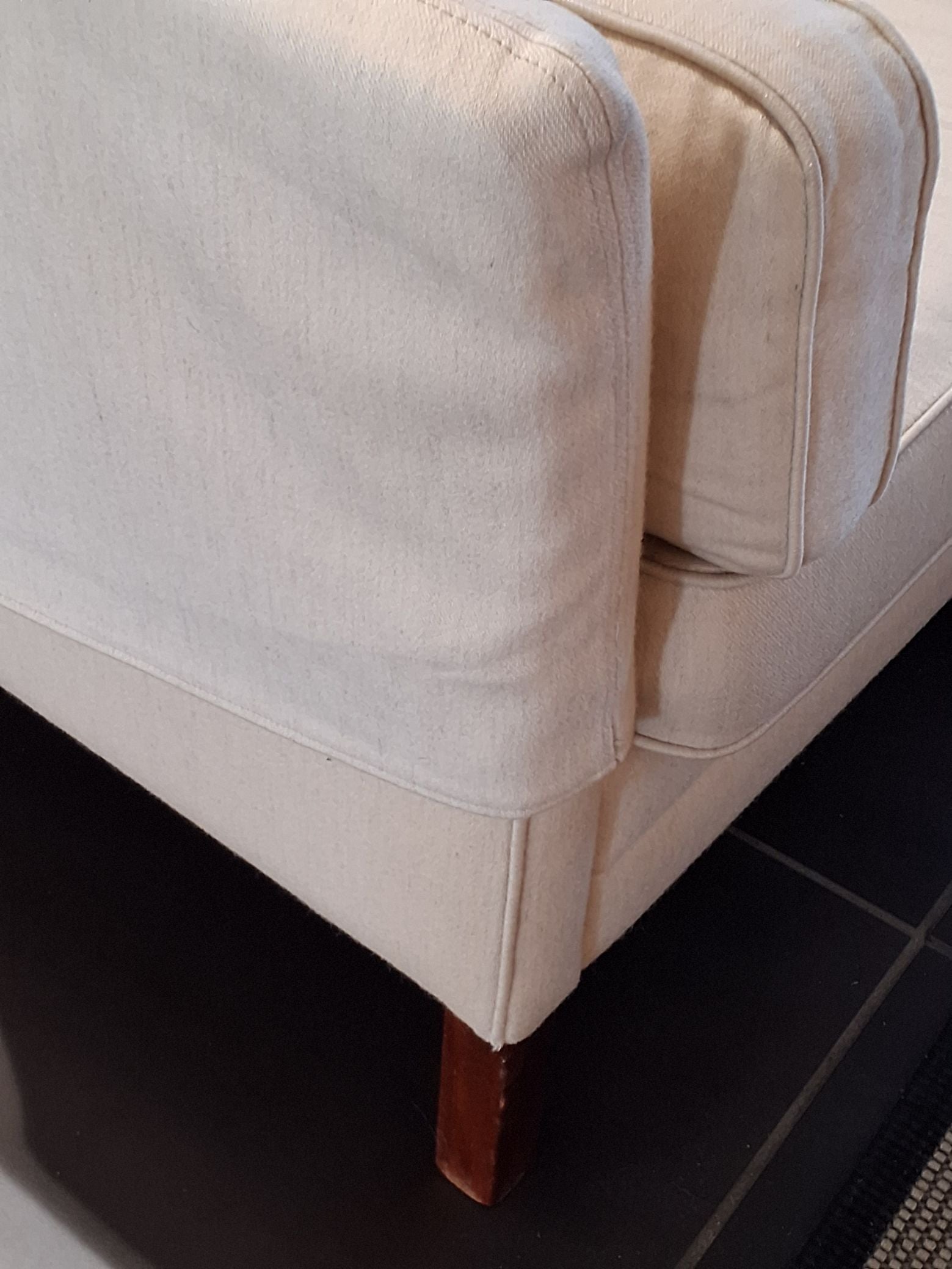 3 per sofa