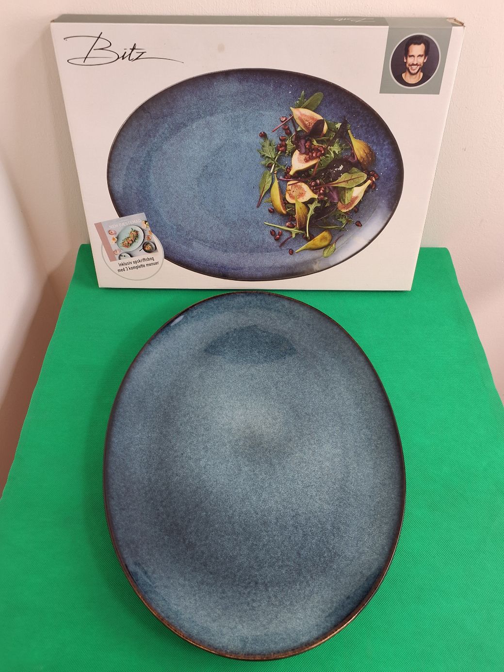 Bitz ovalt fad 45x34 blå sort