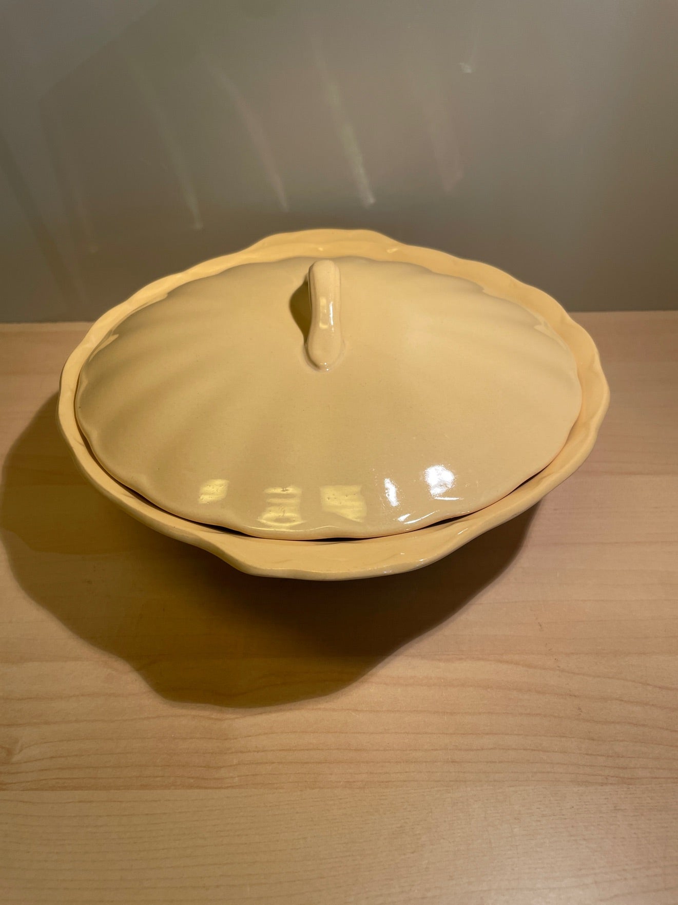 Skål med låg/terrin