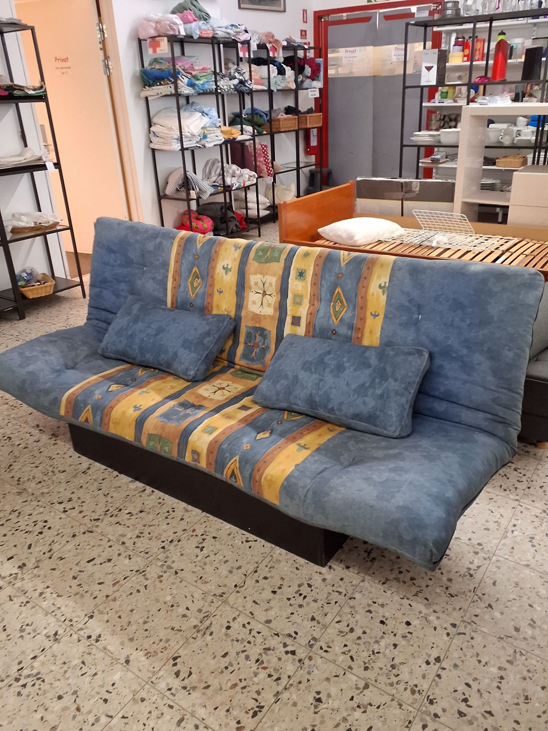 Sovesofa - kan slåes ud til dobbelt størrelse