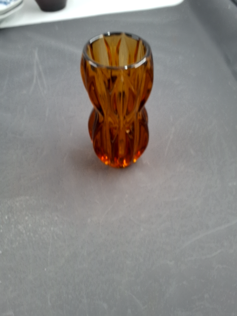 Ravfarvet vase