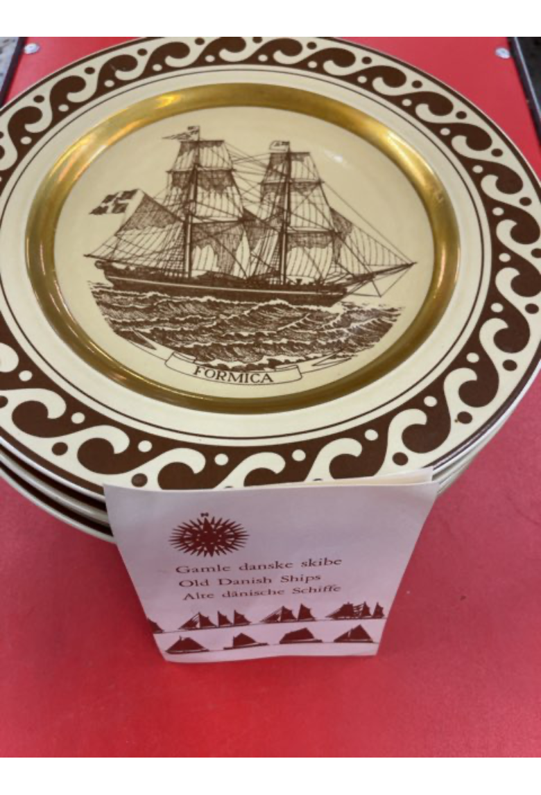 Ottensten platter med skibsmotiver