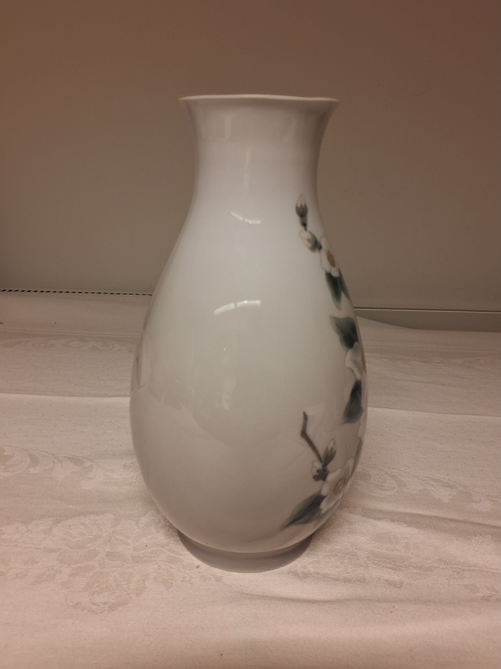 Elegante Porcelænsvase fra B&G