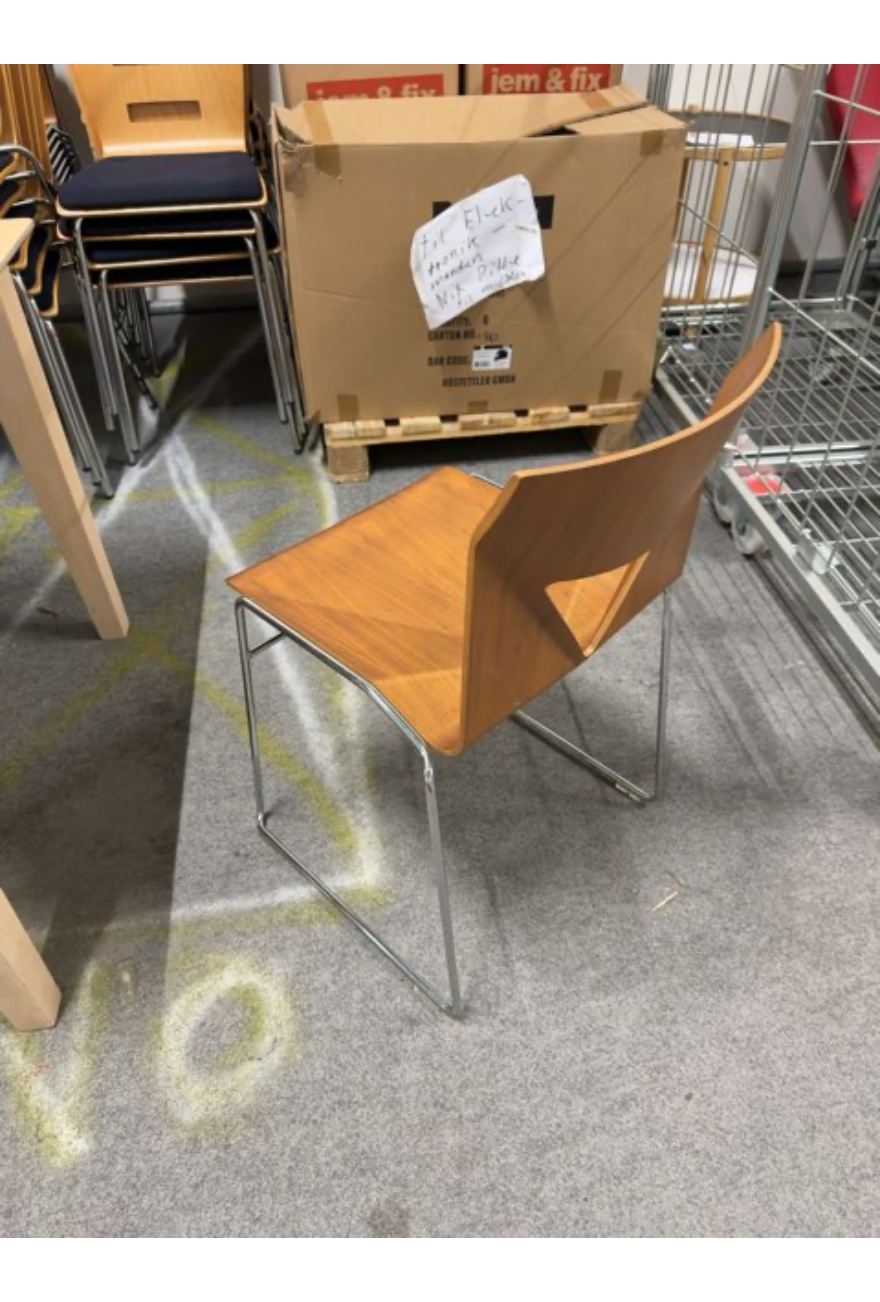 Spisestol mørkt træ
