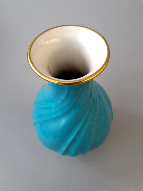 Lyngby porcelæn, Svejfet vase