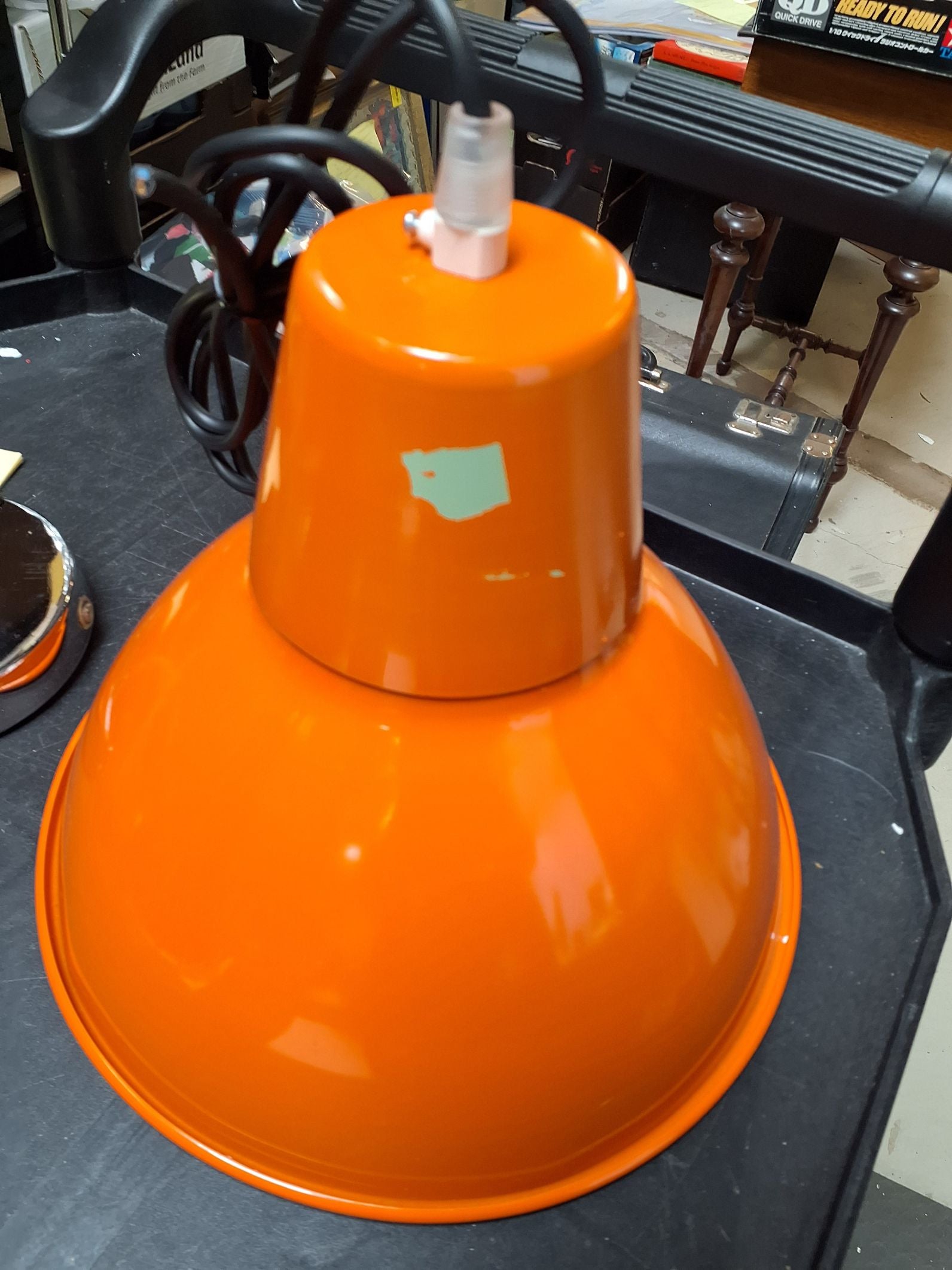 Orange pendel