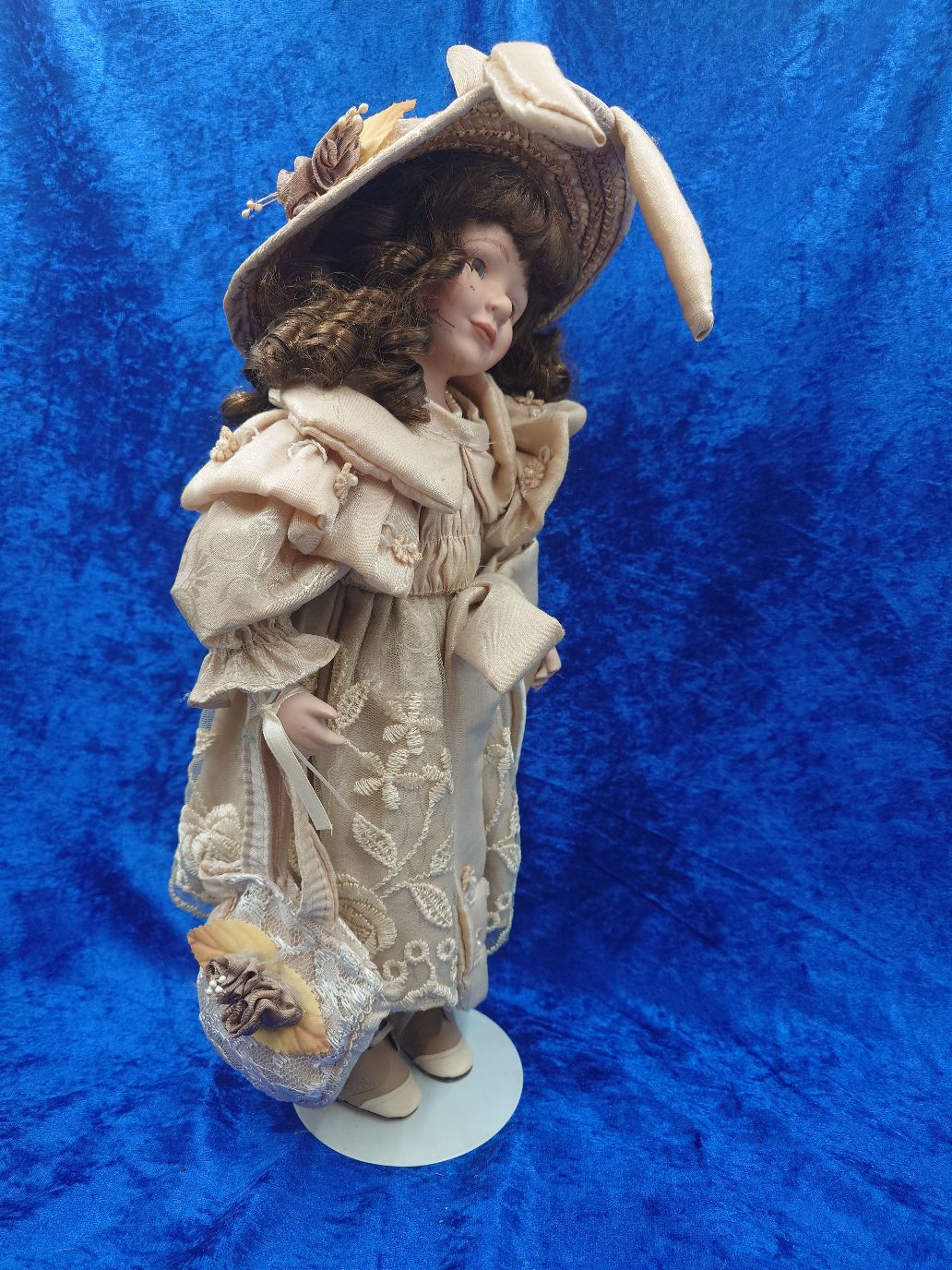 Porcelæns dukke