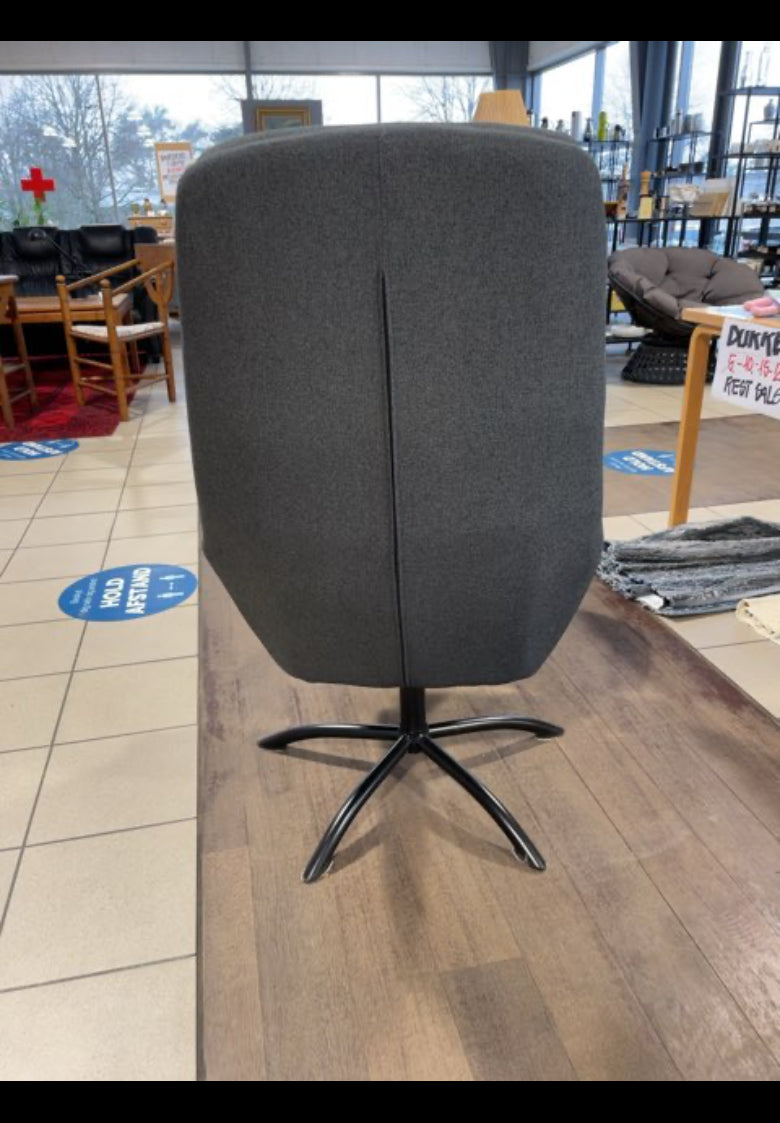 Lænestol med vip, og skammel